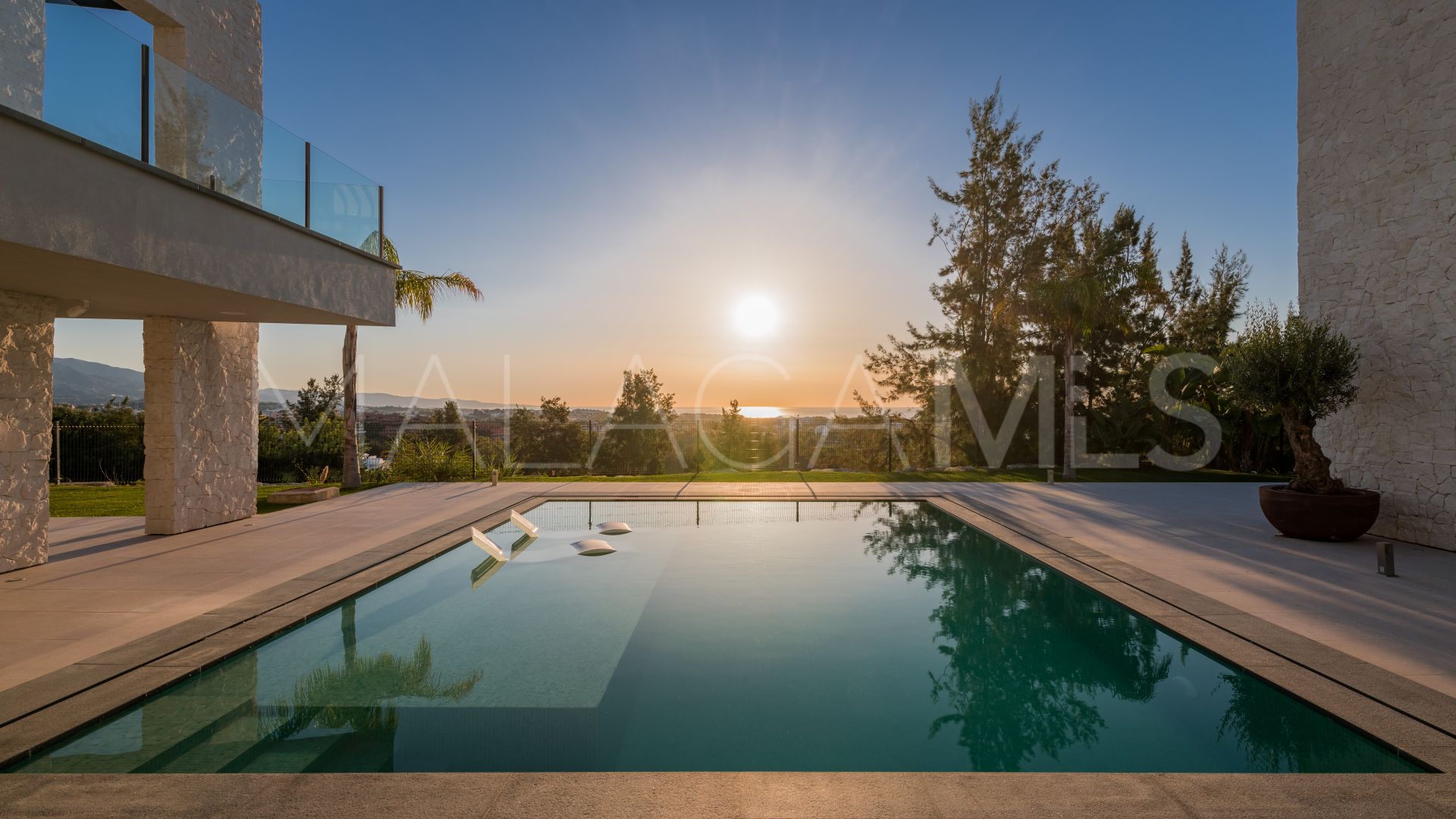 Buy villa with 5 bedrooms in La Alqueria