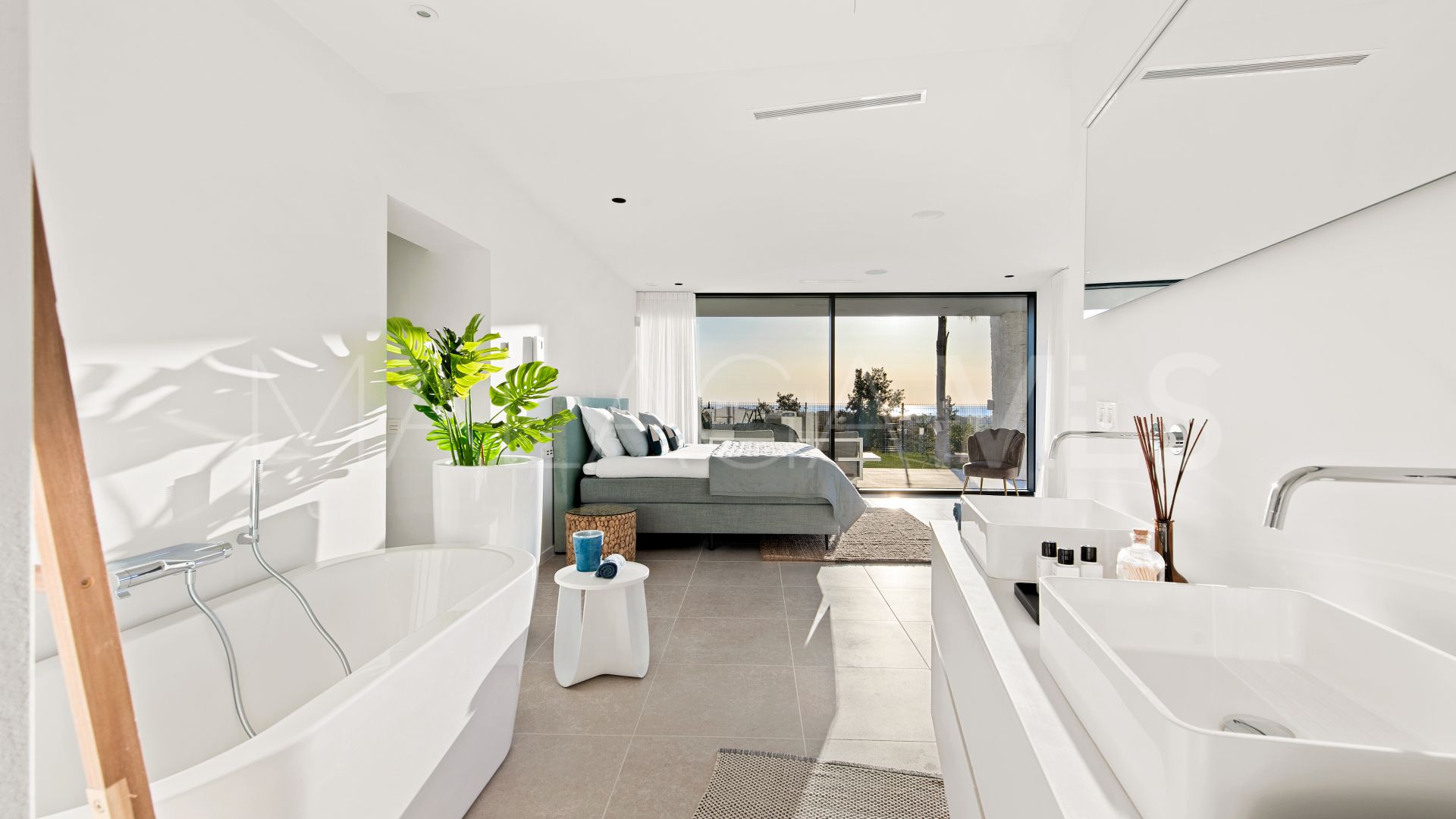 Buy villa with 5 bedrooms in La Alqueria