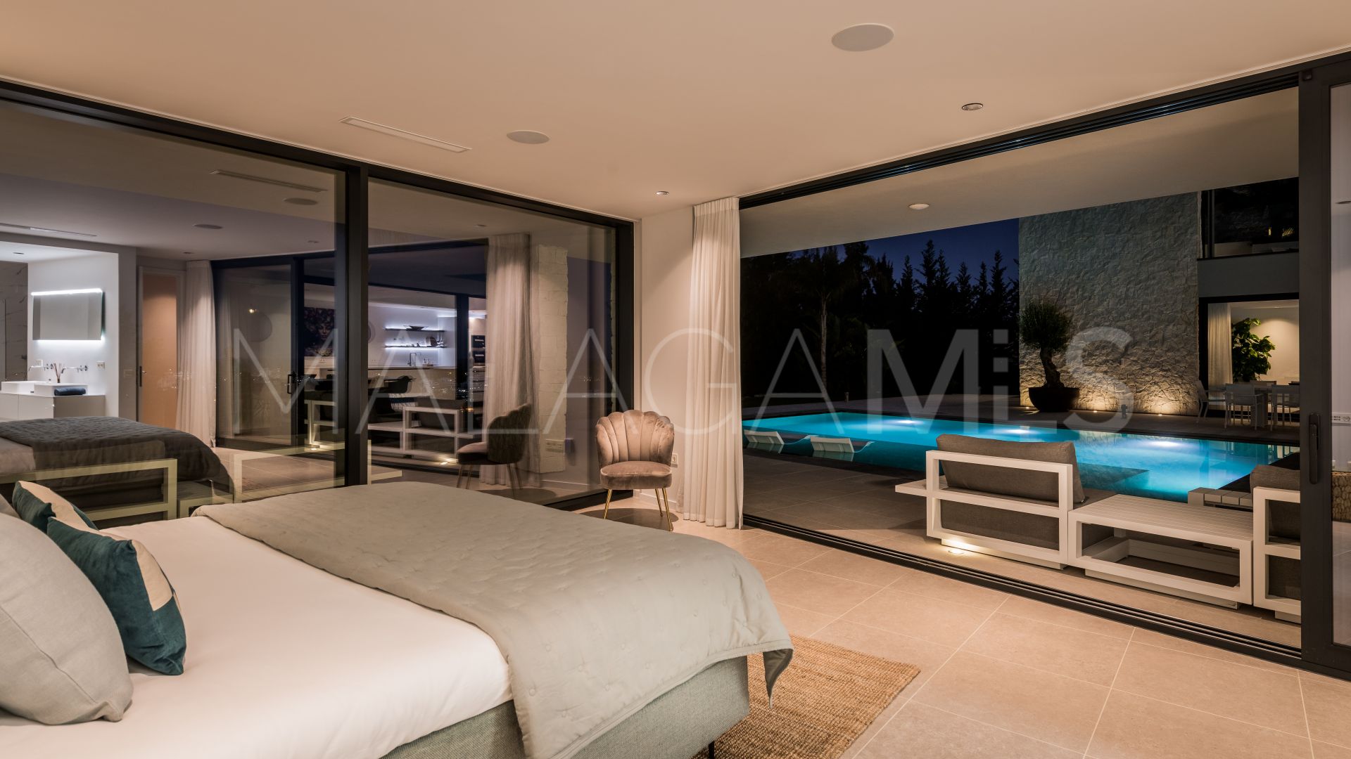 Buy villa with 5 bedrooms in La Alqueria
