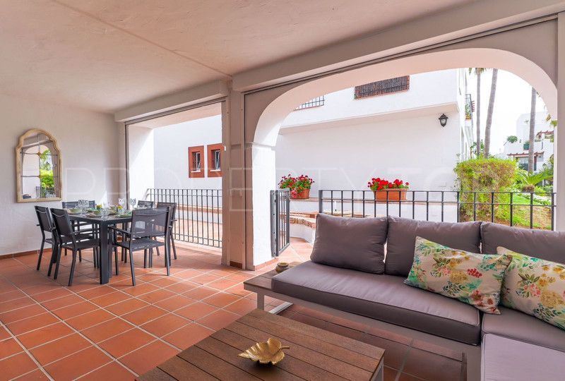 Ground floor apartment with 2 bedrooms for sale in Nueva Alcantara