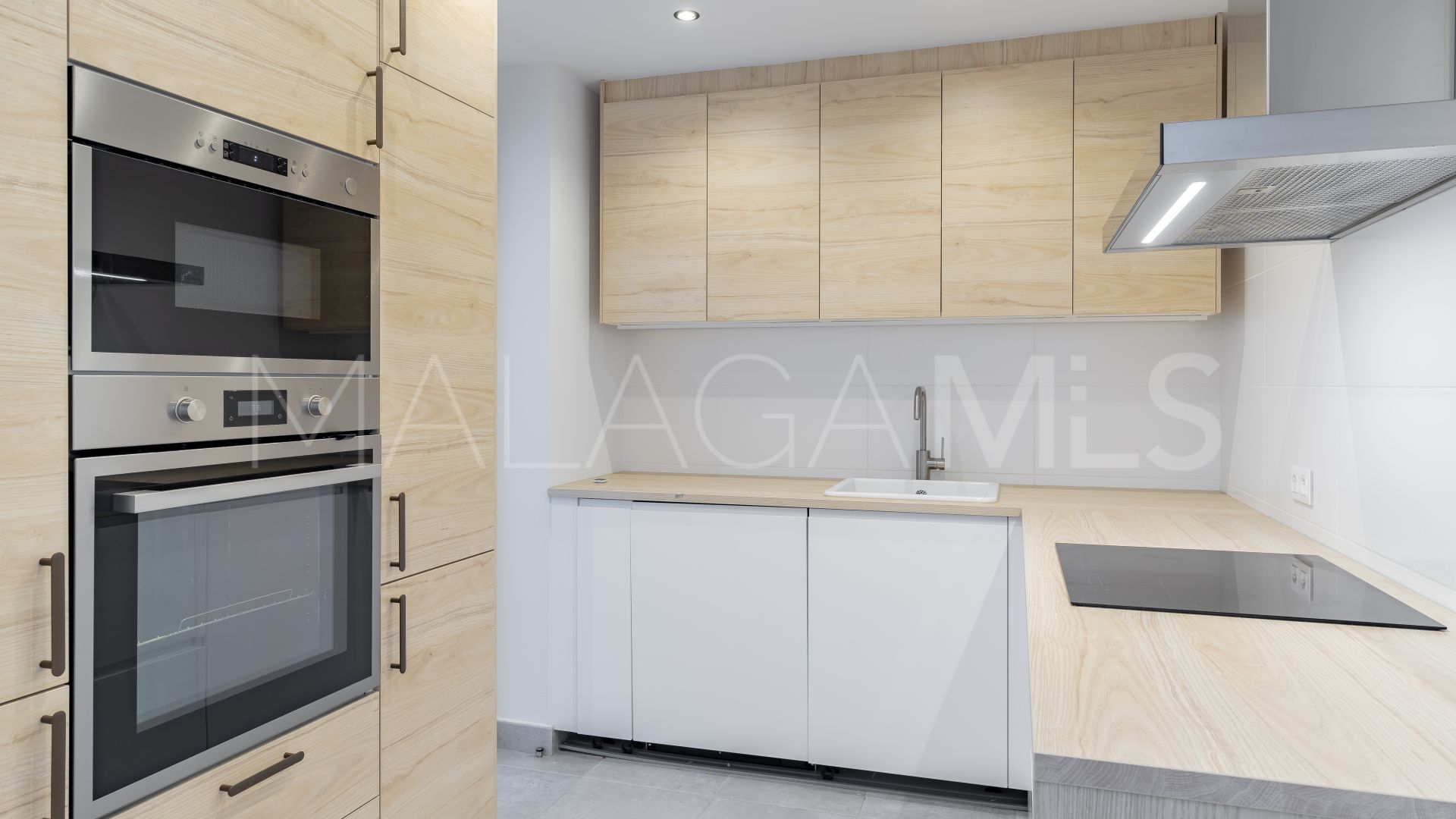 Ático de 3 bedrooms for sale in Estepona Ciudad