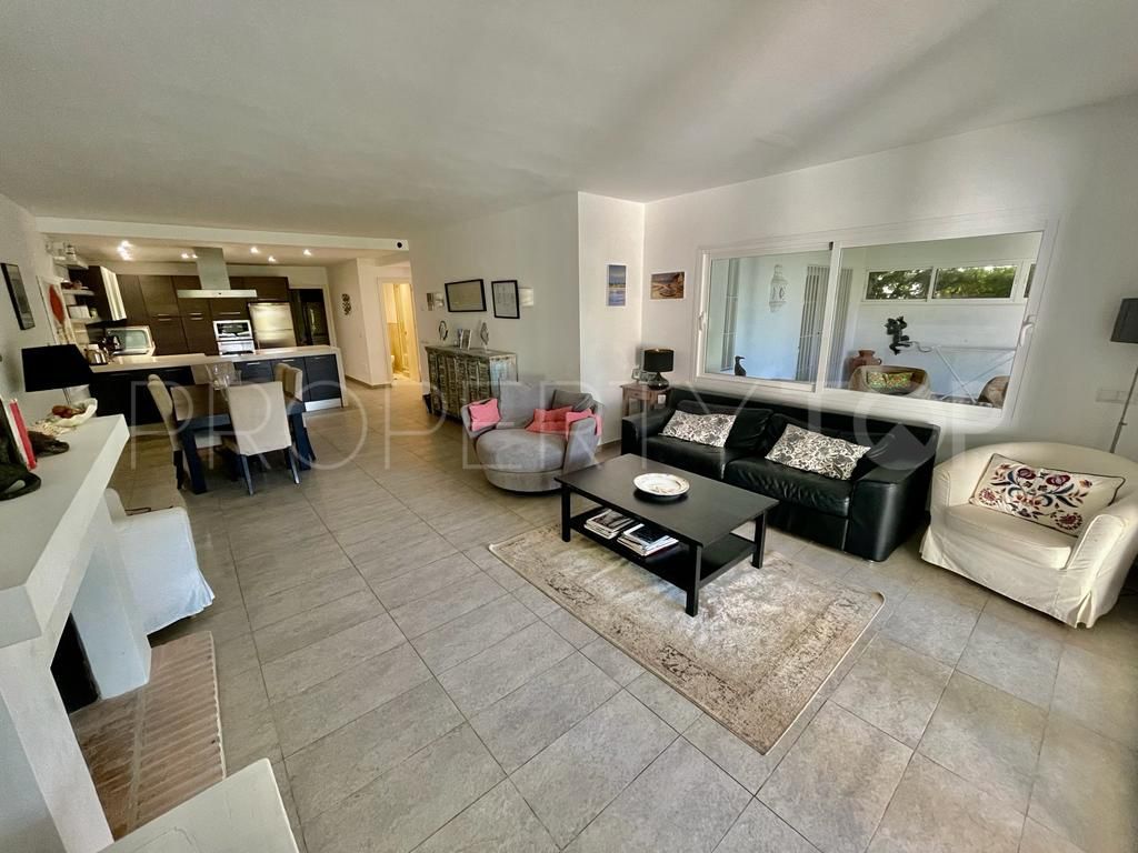 4 bedrooms ground floor apartment for sale in Guadalmina Baja