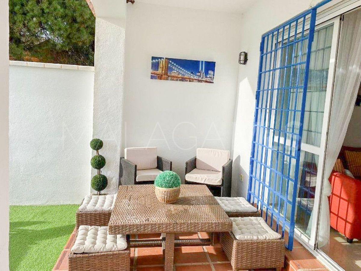 Ground floor apartment with 2 bedrooms for sale in Calahonda