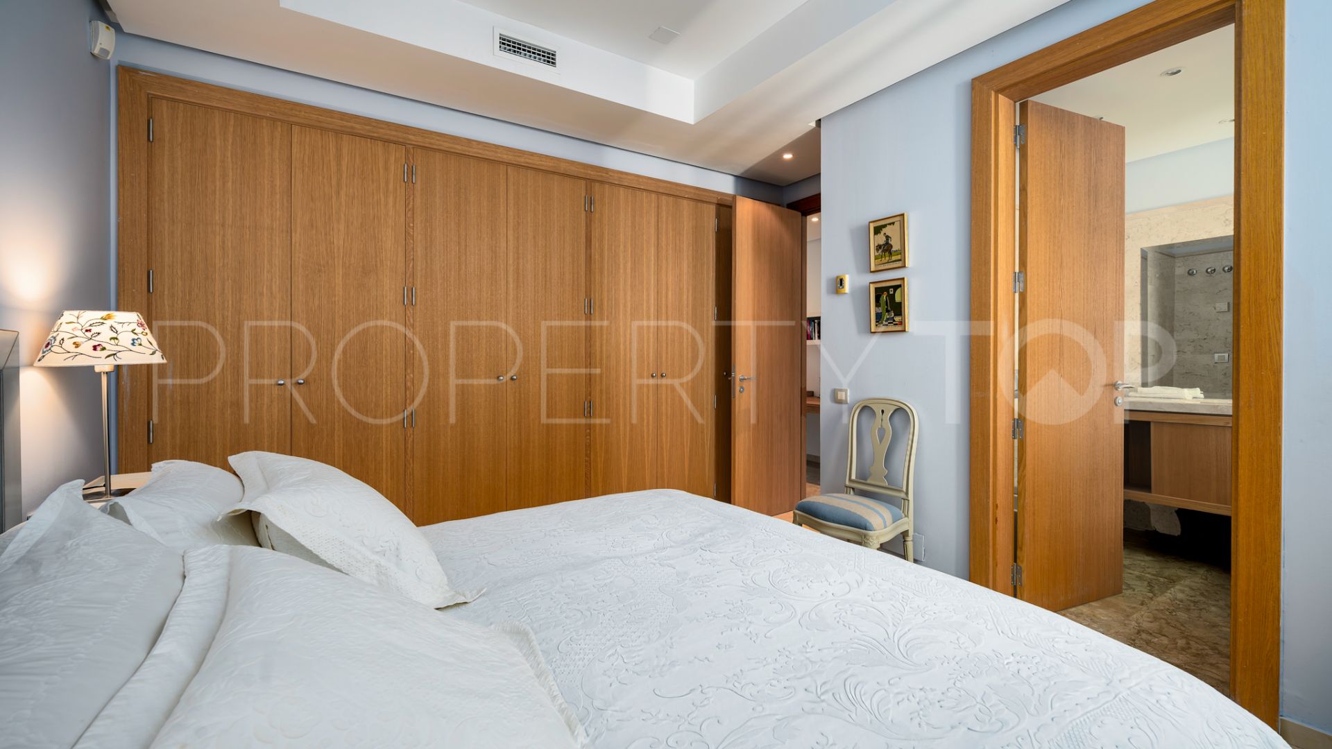 Apartamento con 3 dormitorios en venta en Marbella Golden Mile