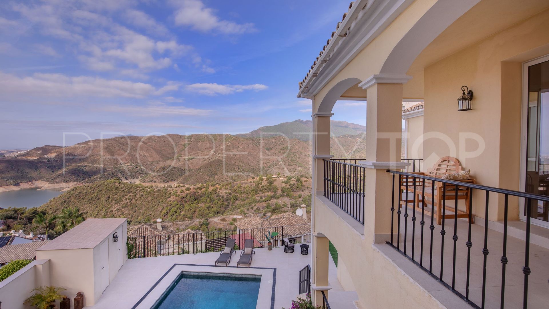 For sale villa with 5 bedrooms in Sierra Blanca Country Club