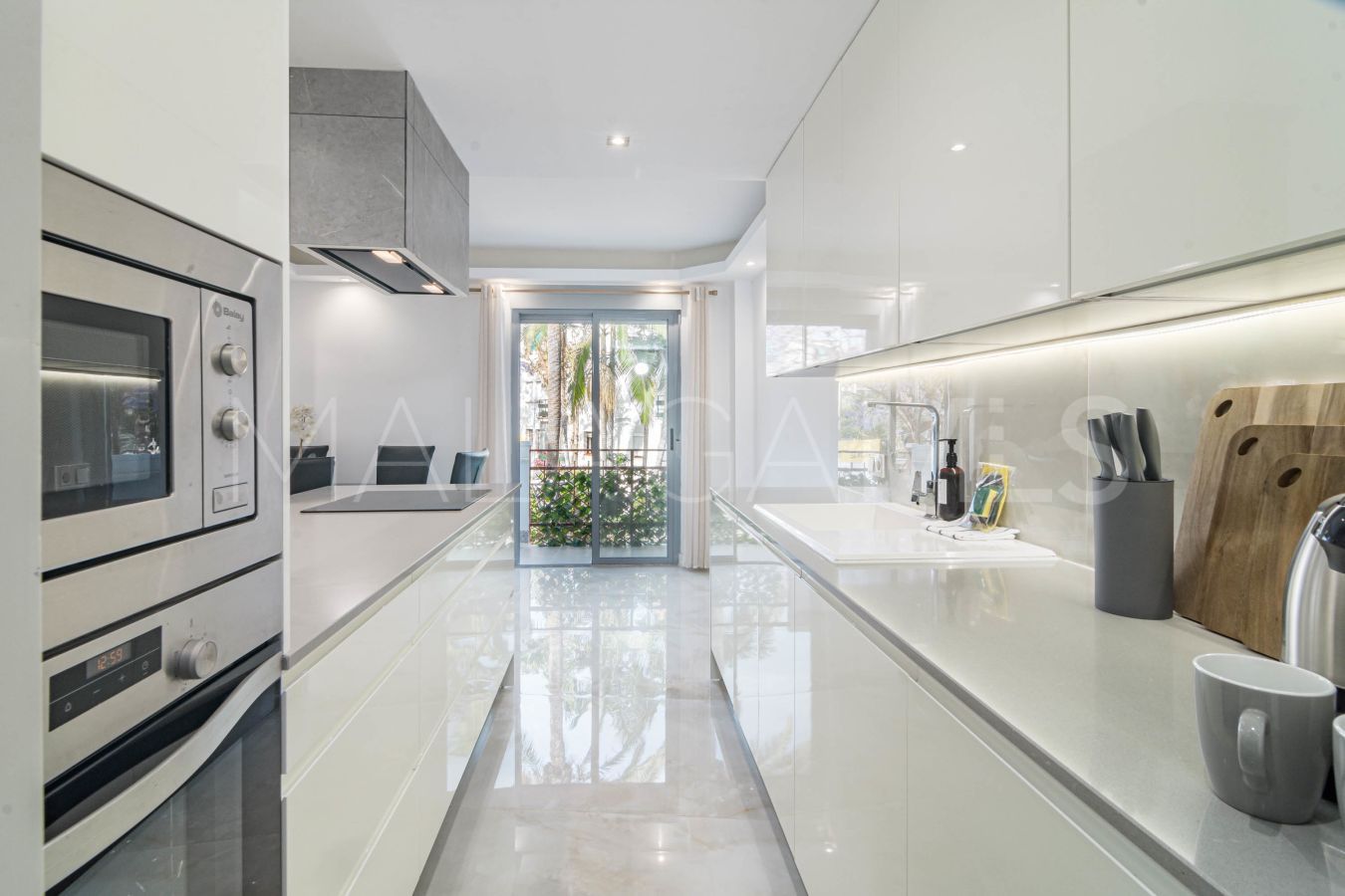 Buy apartamento with 3 bedrooms in Estepona Casco Antiguo