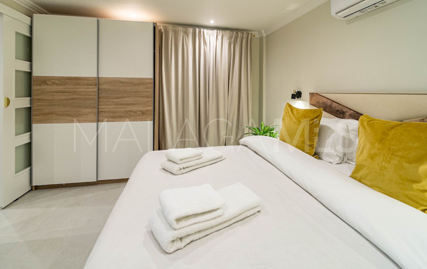 Buy apartamento with 3 bedrooms in Estepona Casco Antiguo