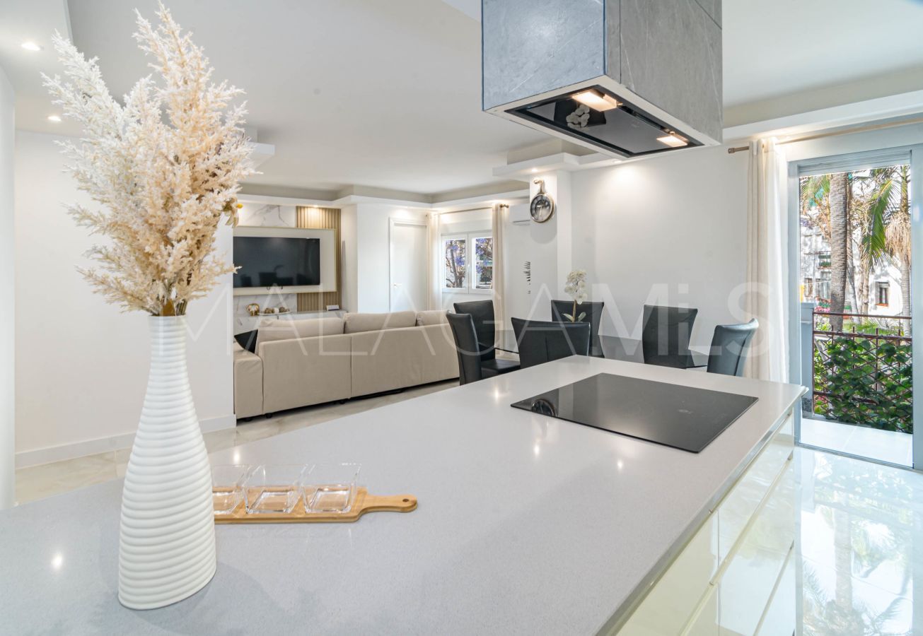 Buy apartamento with 3 bedrooms in Estepona Casco Antiguo