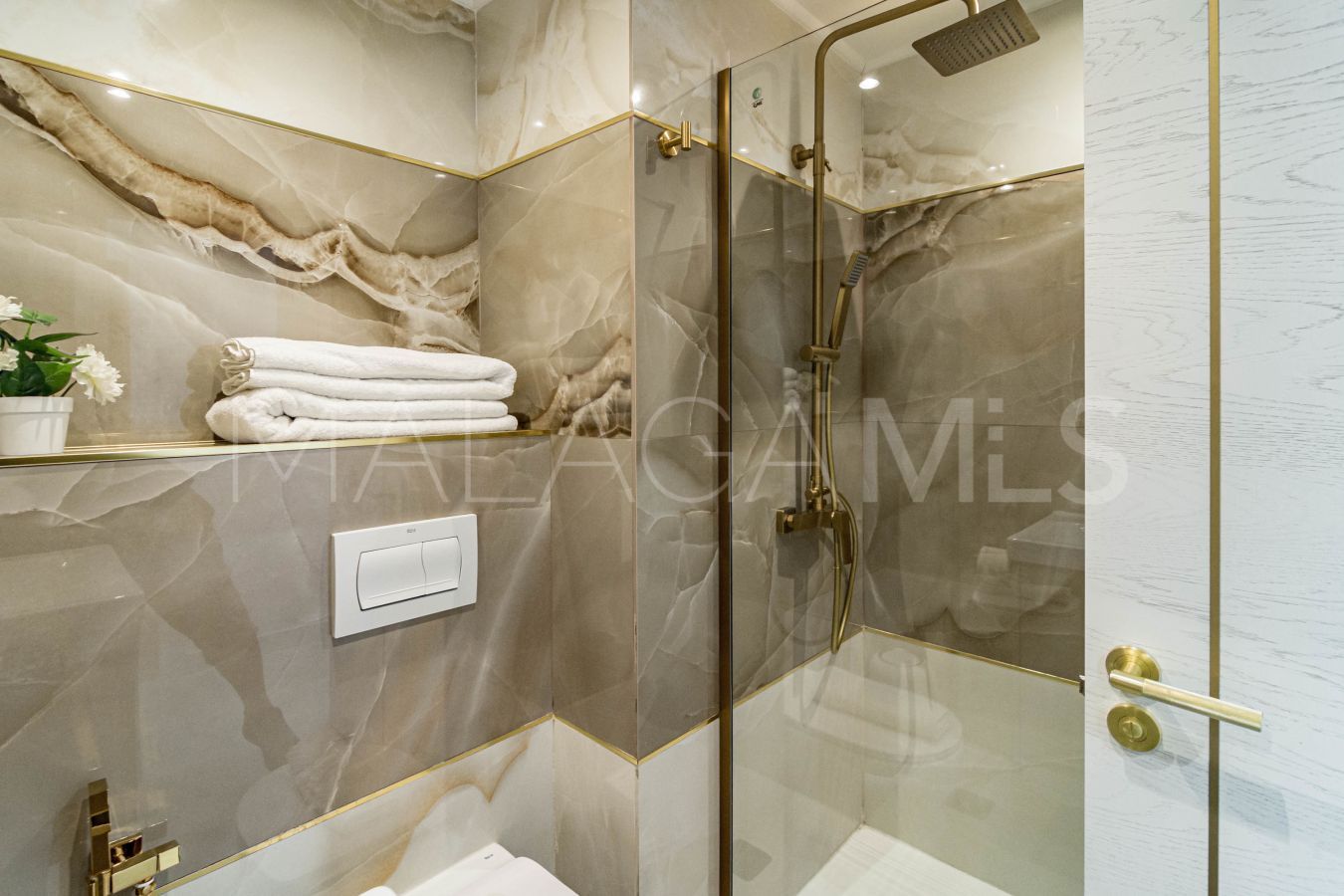 Buy apartamento with 3 bedrooms in Estepona Casco Antiguo