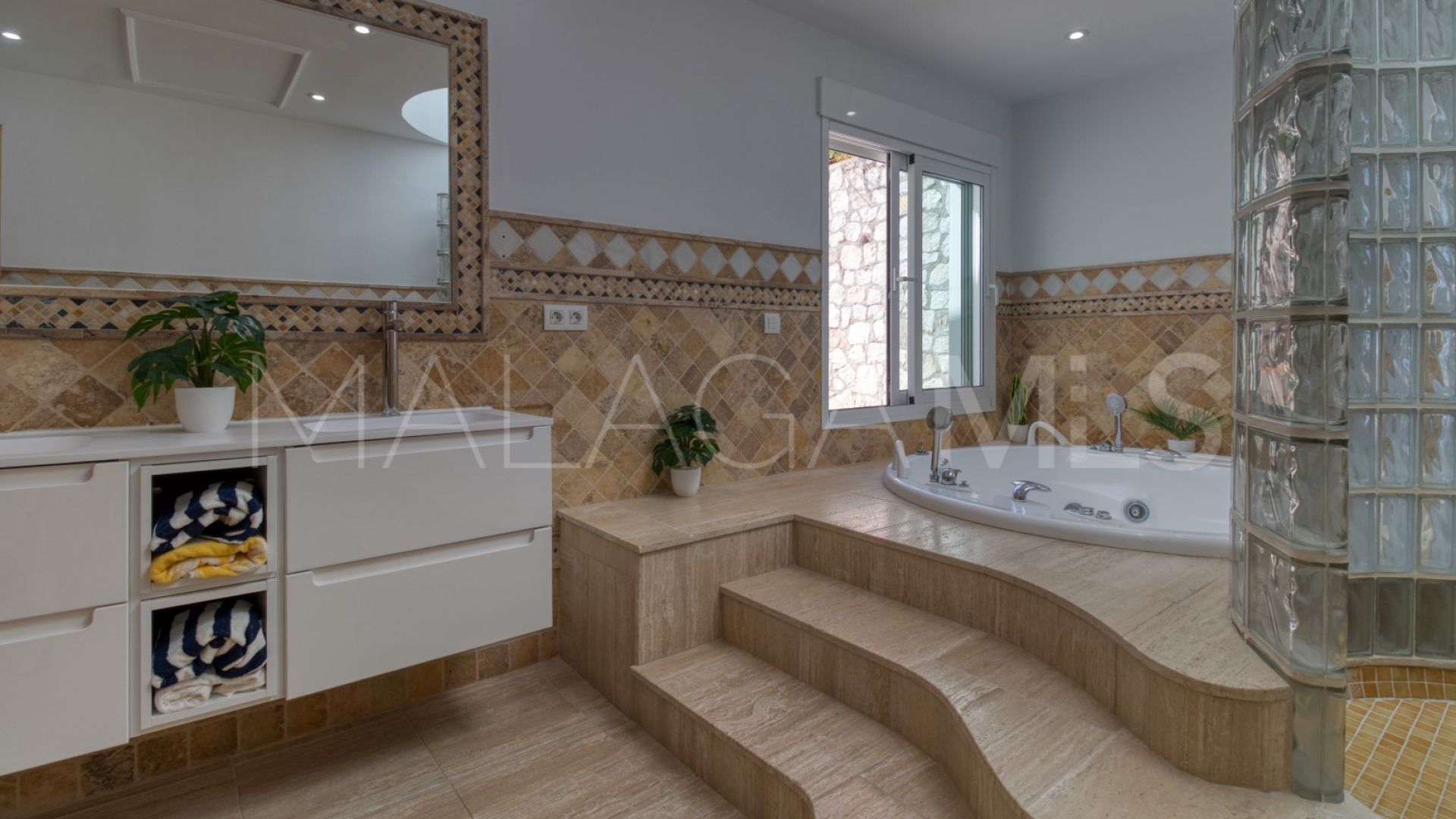 Villa for sale in Valtocado