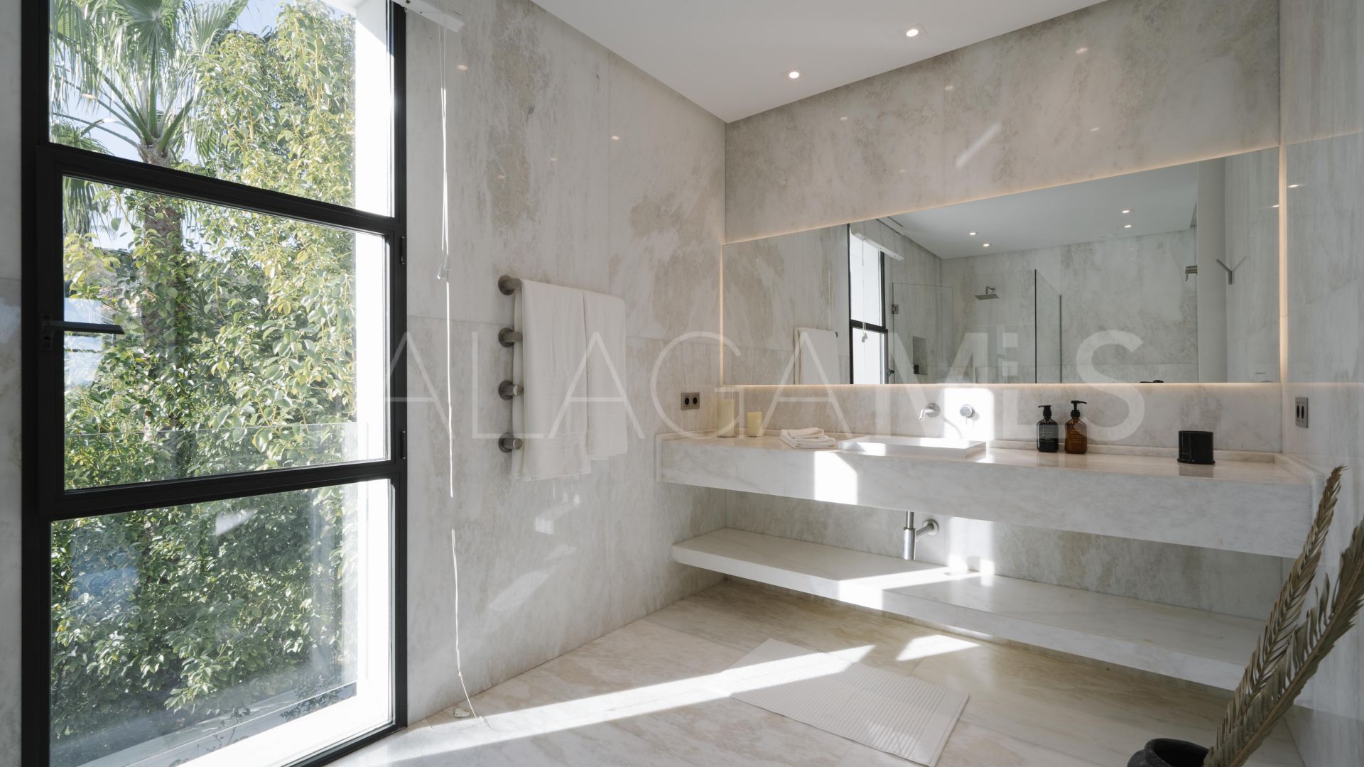 Villa for sale in Los Flamingos de 6 bedrooms