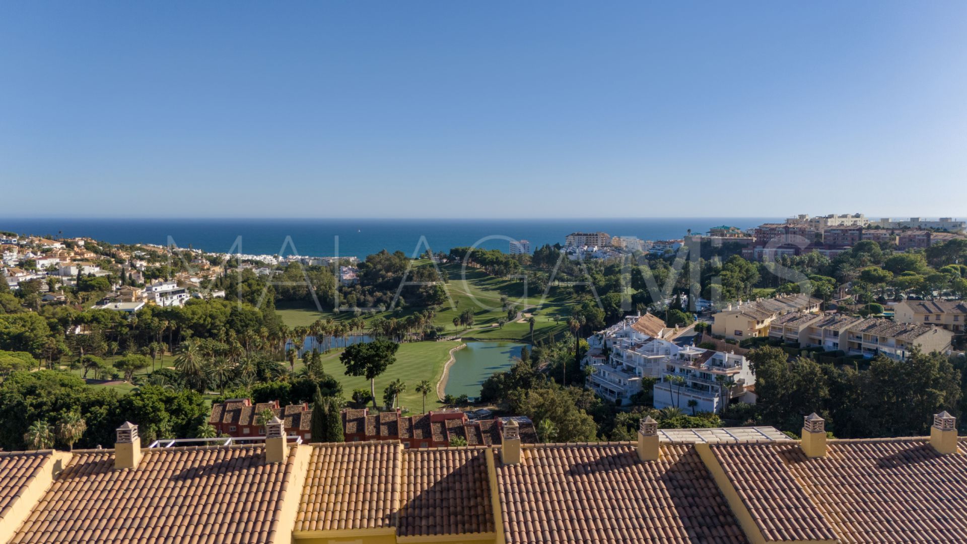 For sale penthouse in Benalmadena Costa with 3 bedrooms