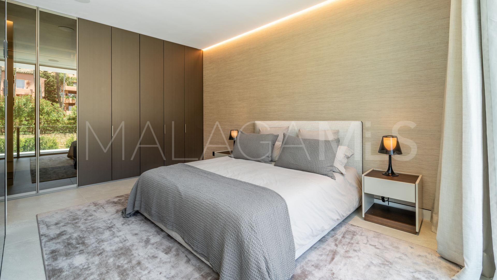 For sale Marbella Golden Mile villa with 5 bedrooms