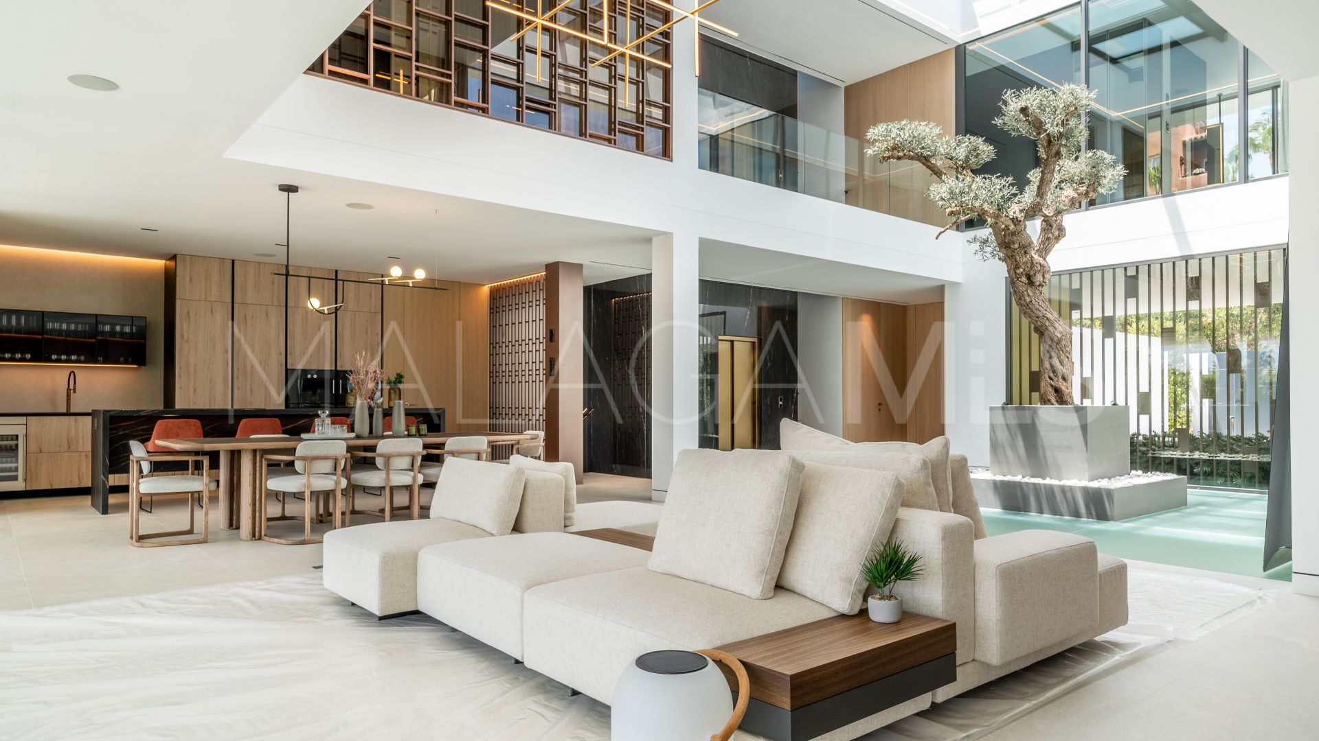For sale Marbella Golden Mile villa with 5 bedrooms