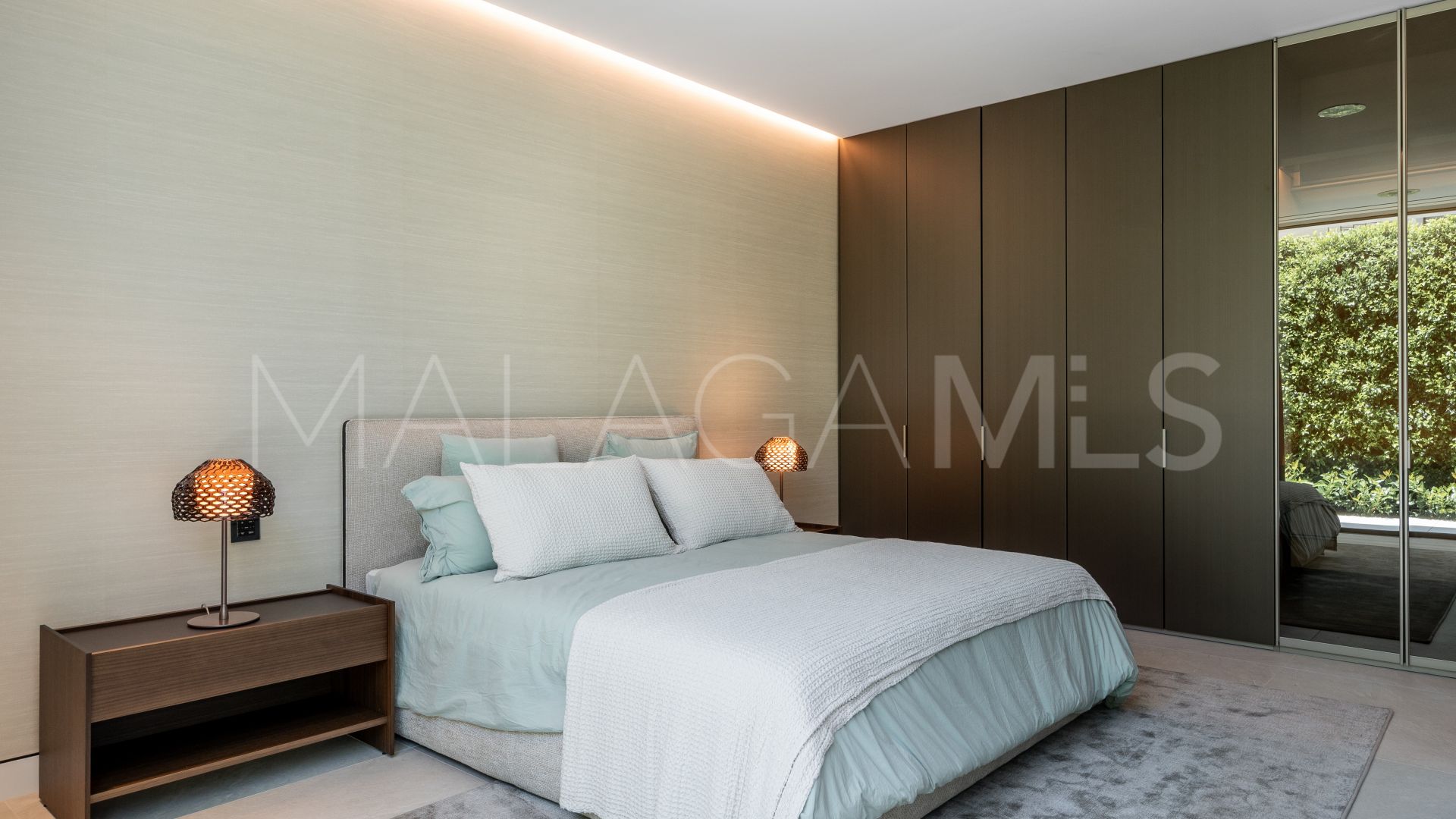 For sale Marbella Golden Mile villa with 5 bedrooms