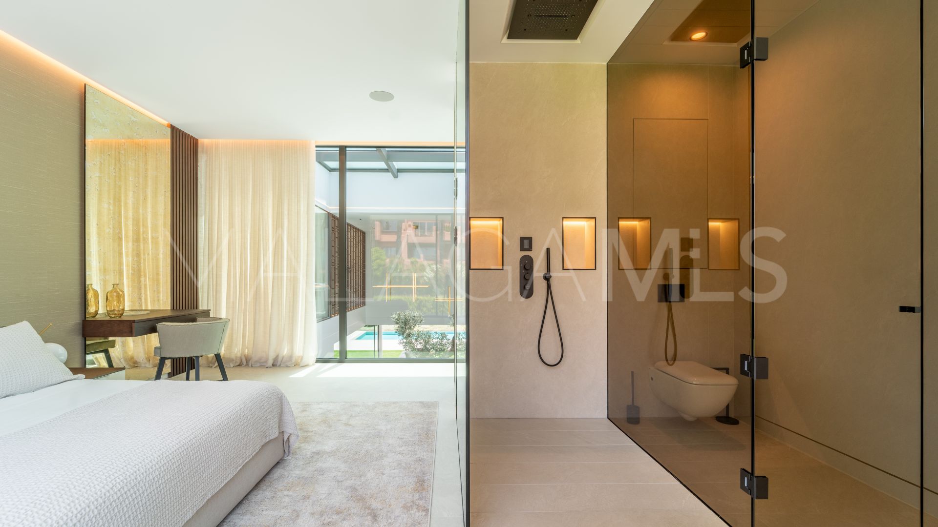 For sale Marbella Golden Mile villa with 5 bedrooms