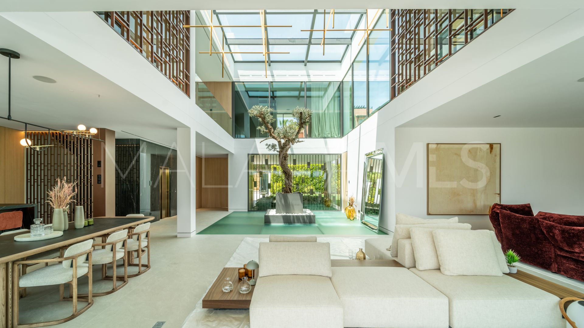 For sale Marbella Golden Mile villa with 5 bedrooms