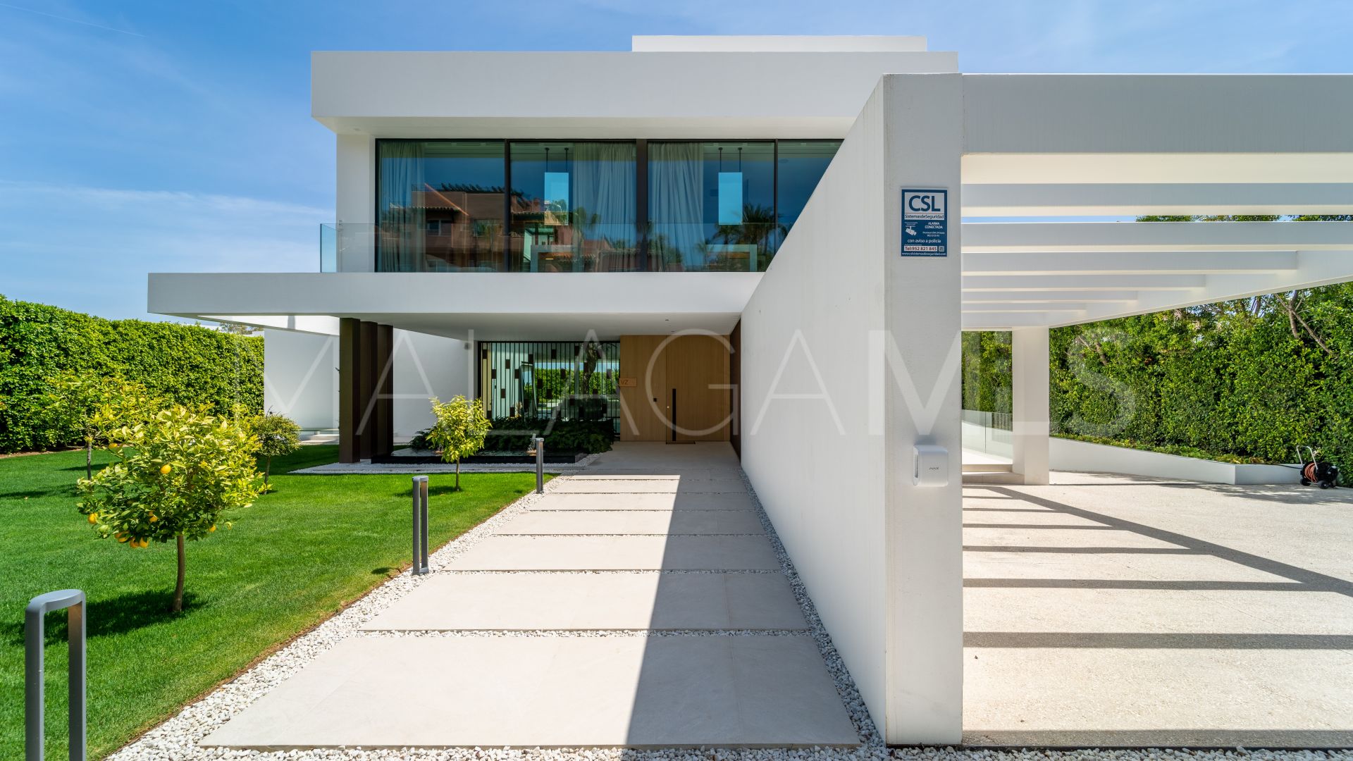 For sale Marbella Golden Mile villa with 5 bedrooms