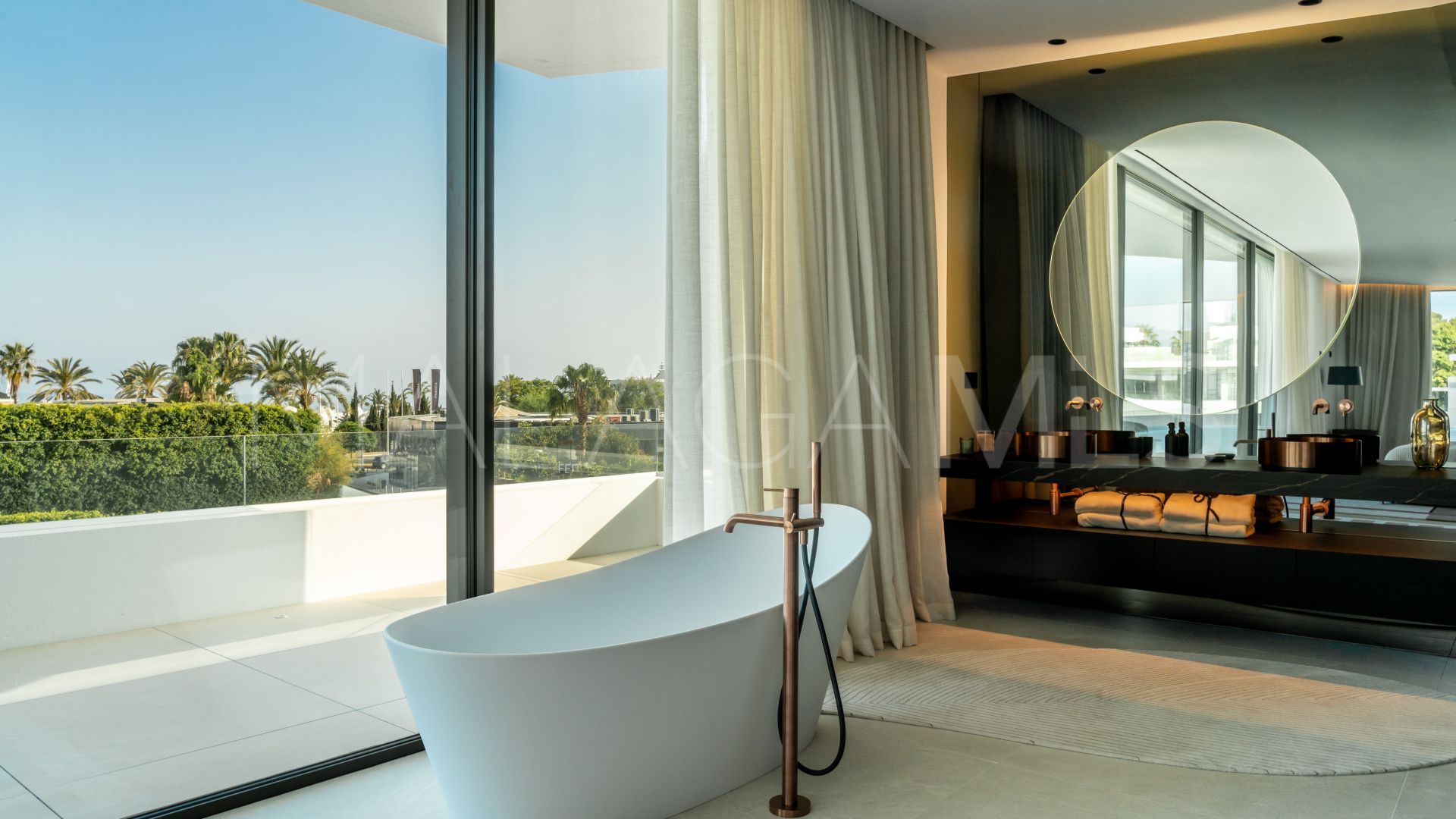For sale Marbella Golden Mile villa with 5 bedrooms