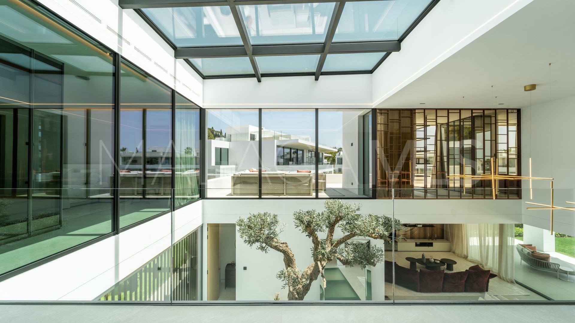 For sale Marbella Golden Mile villa with 5 bedrooms