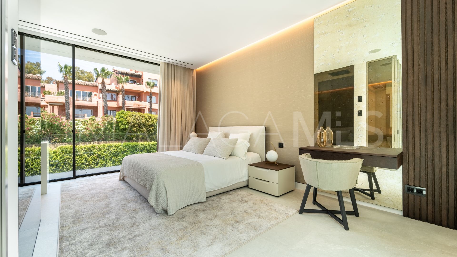 For sale Marbella Golden Mile villa with 5 bedrooms