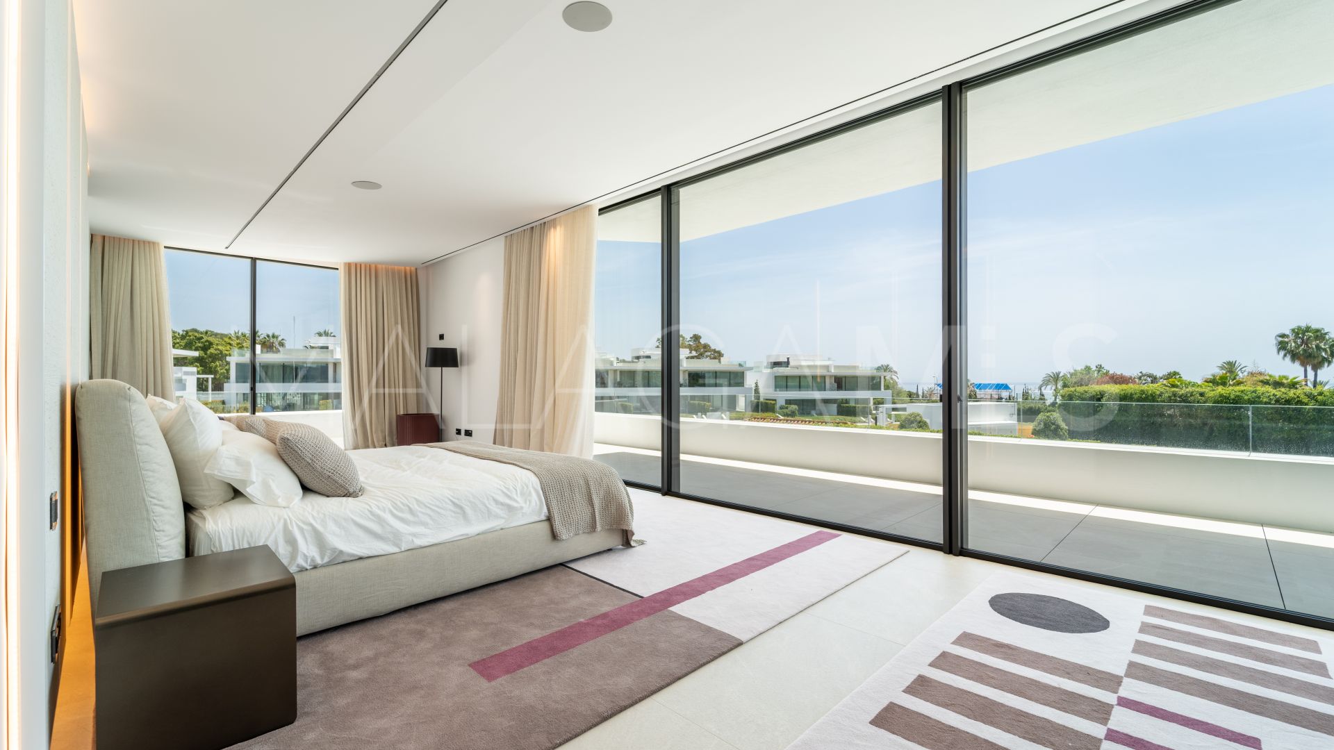 For sale Marbella Golden Mile villa with 5 bedrooms
