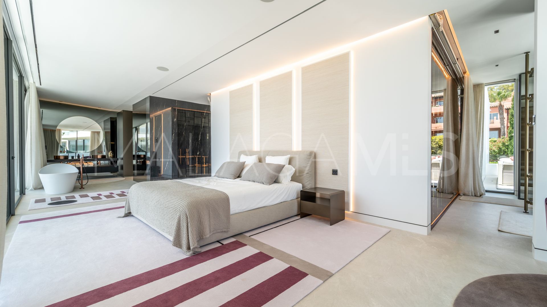 For sale Marbella Golden Mile villa with 5 bedrooms
