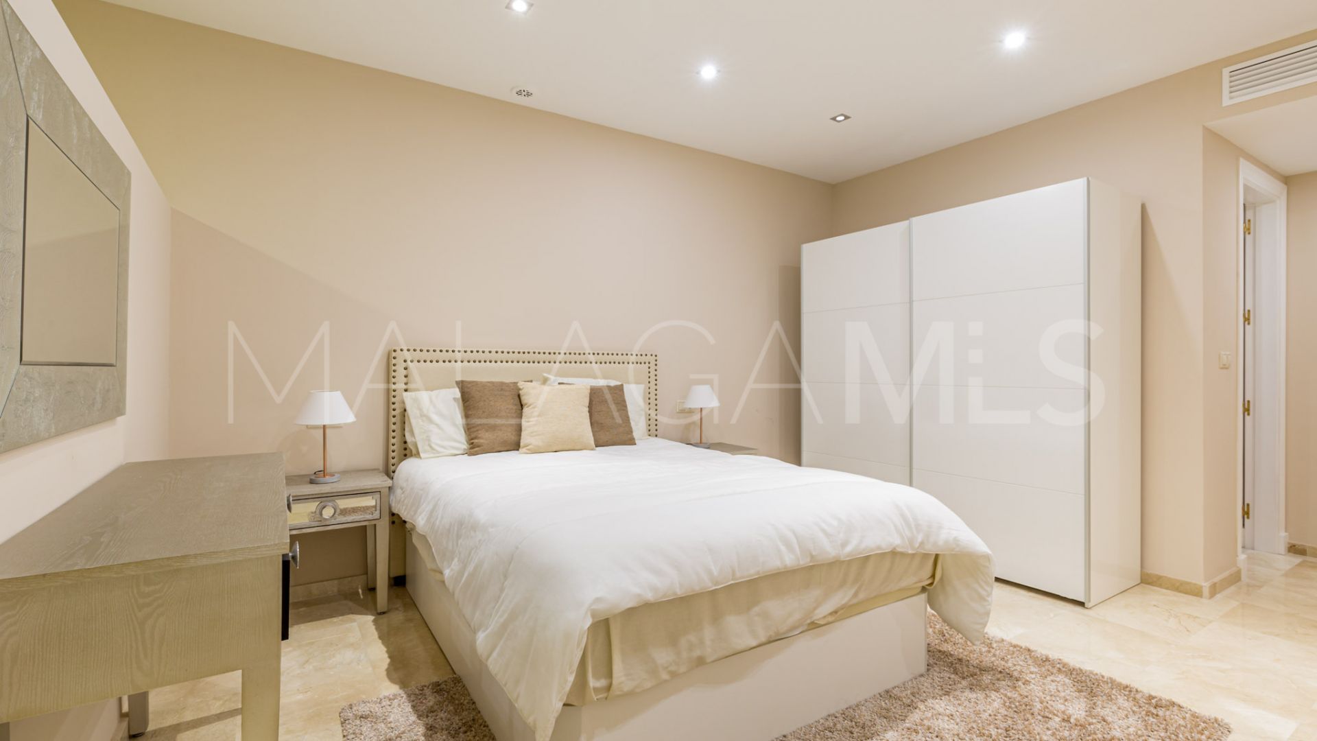 Villa for sale in Paraiso Alto