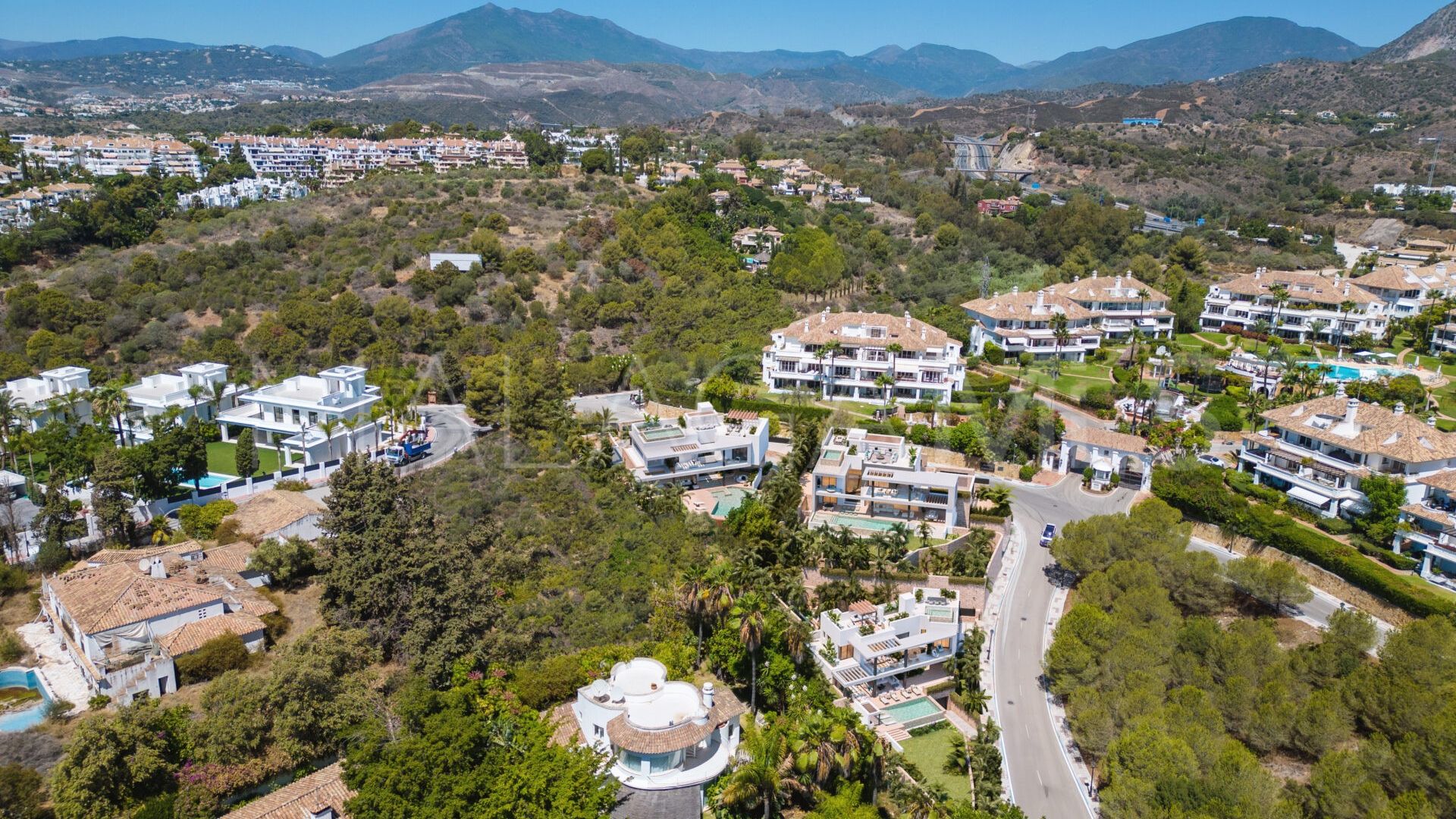 Villa for sale in Las Lomas del Marbella Club