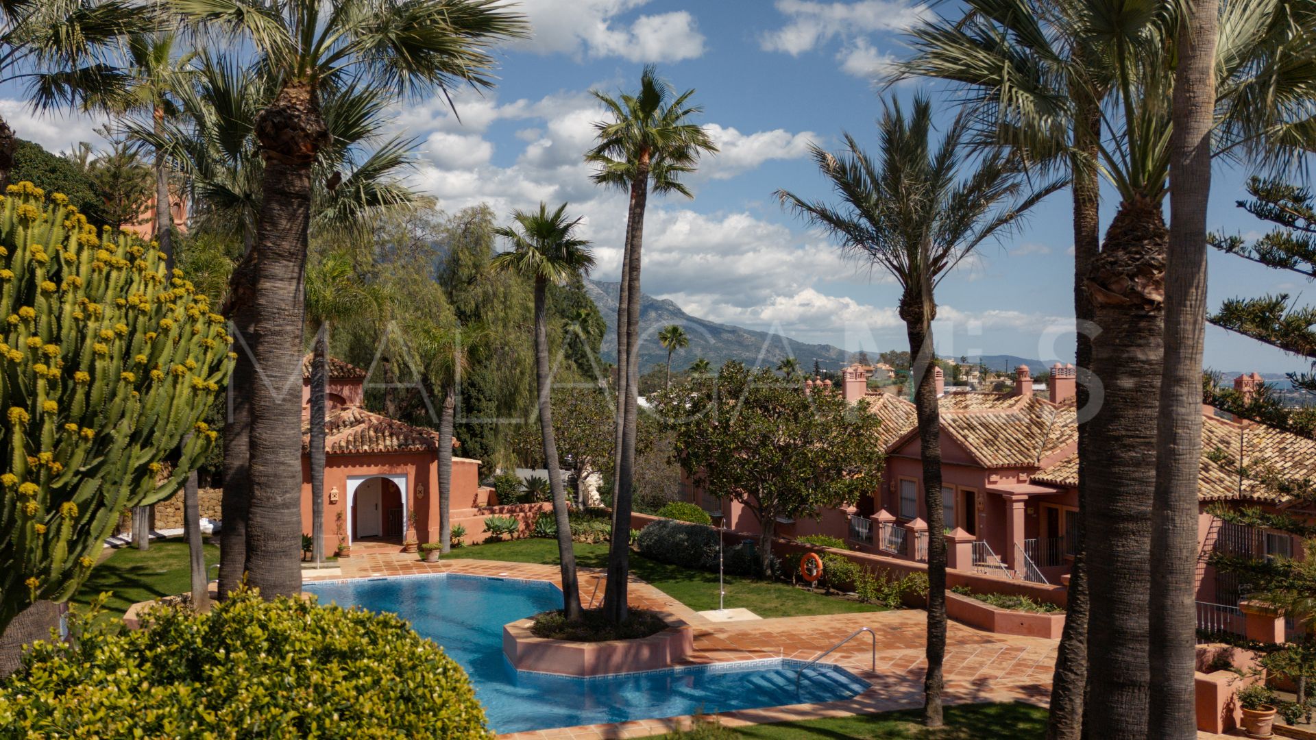 Tvåvåningslägenhet for sale in Monte Halcones