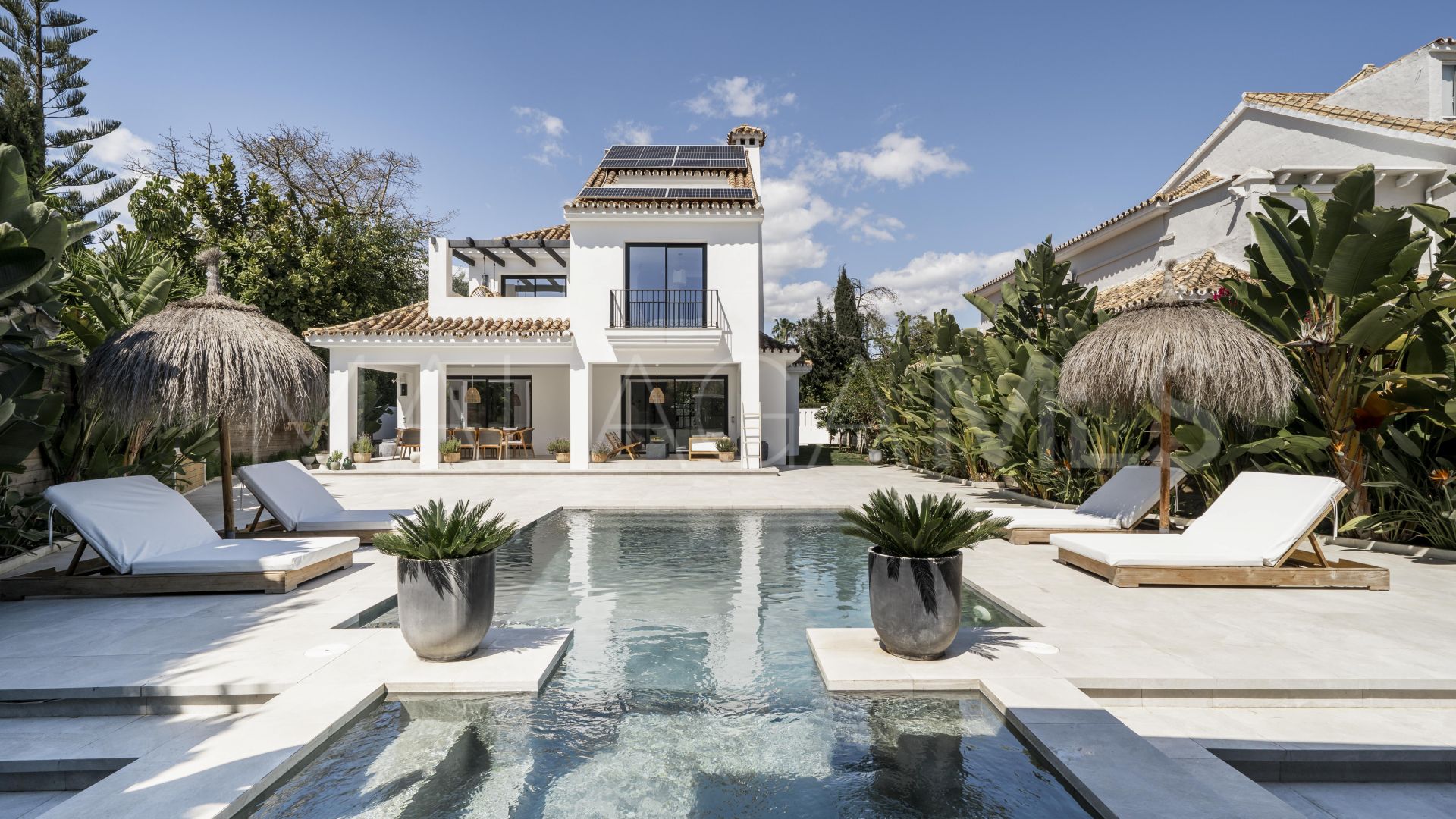 Villa for sale in Nueva Andalucia