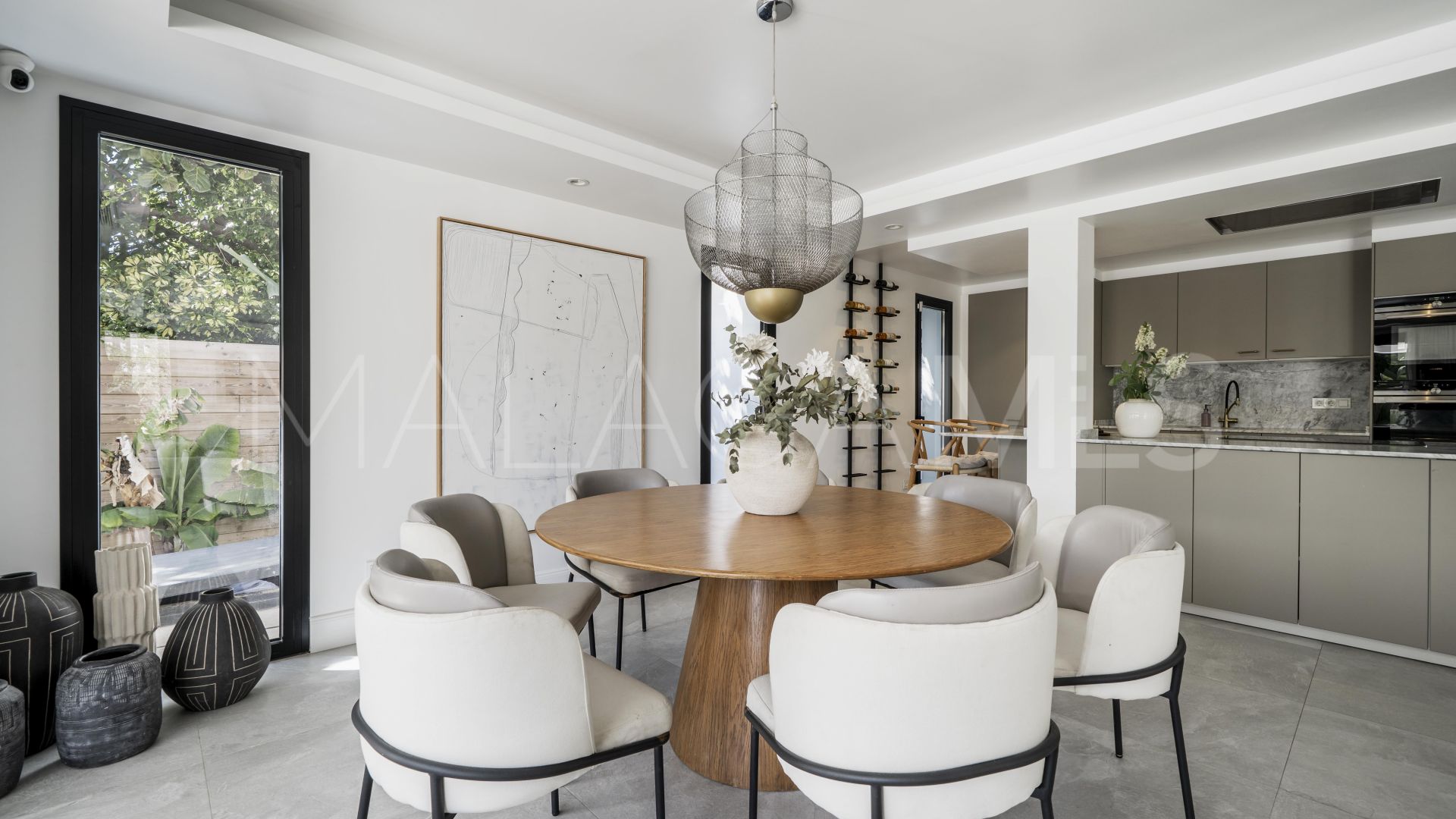 Villa for sale in Nueva Andalucia