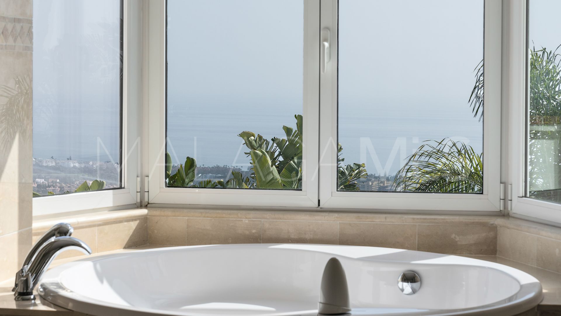 Villa for sale in Los Altos de los Monteros