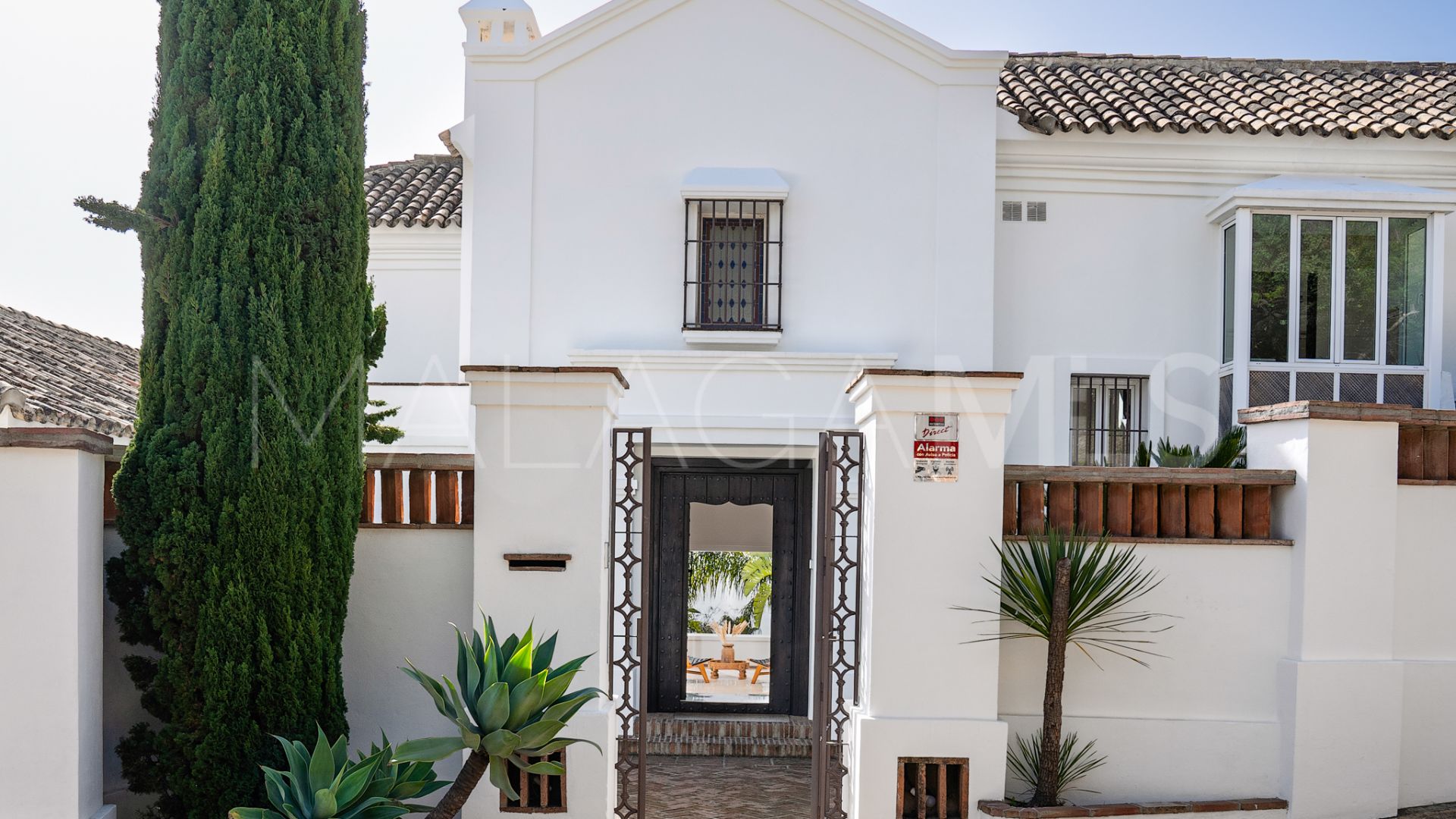 Villa for sale in Los Altos de los Monteros