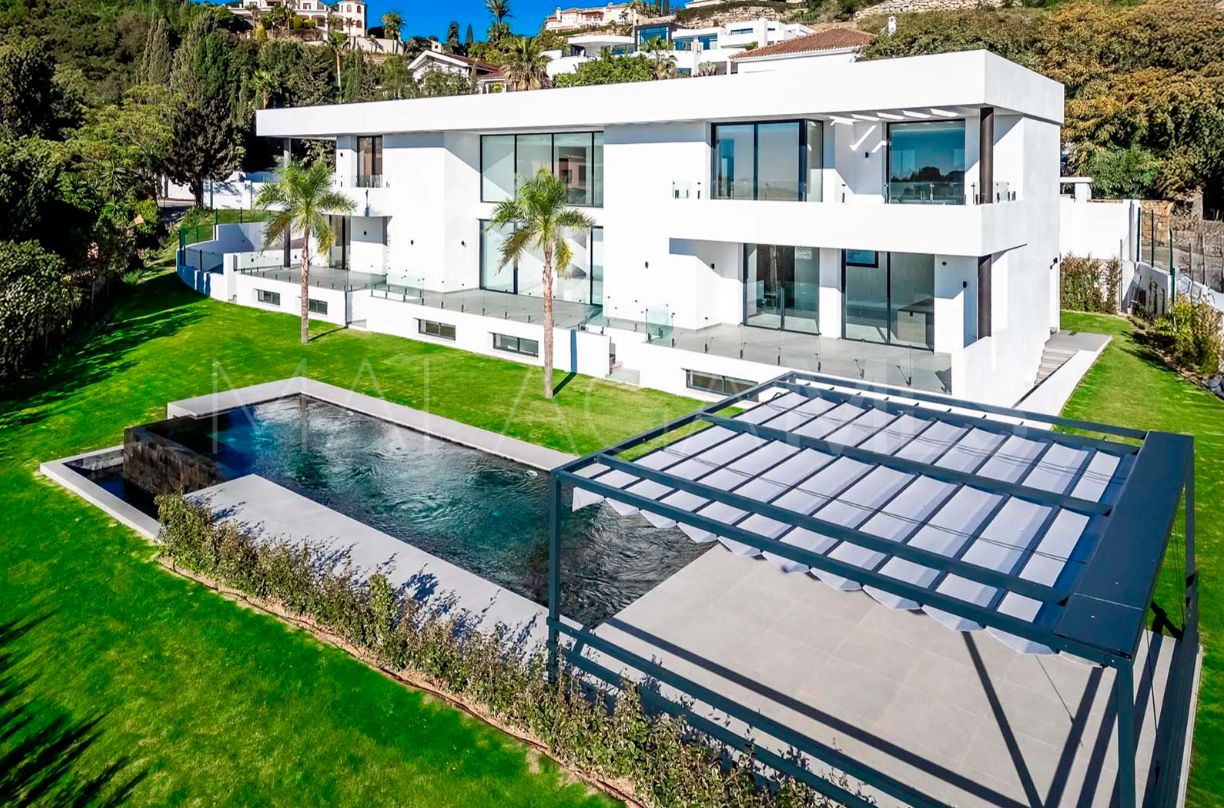 Villa for sale in Paraiso Alto