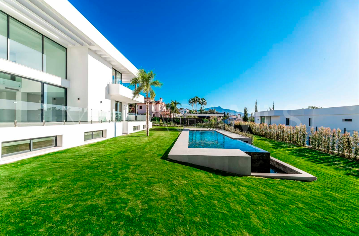 Villa for sale in Paraiso Alto