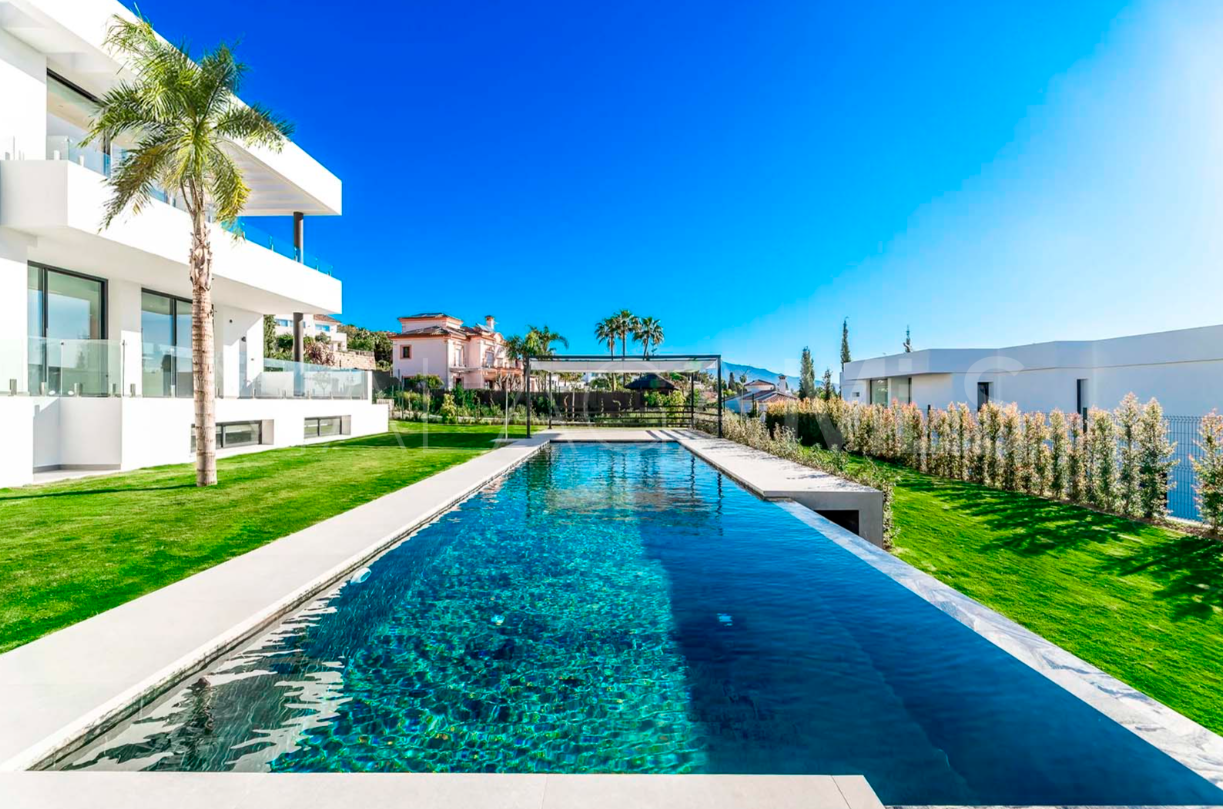 Villa for sale in Paraiso Alto