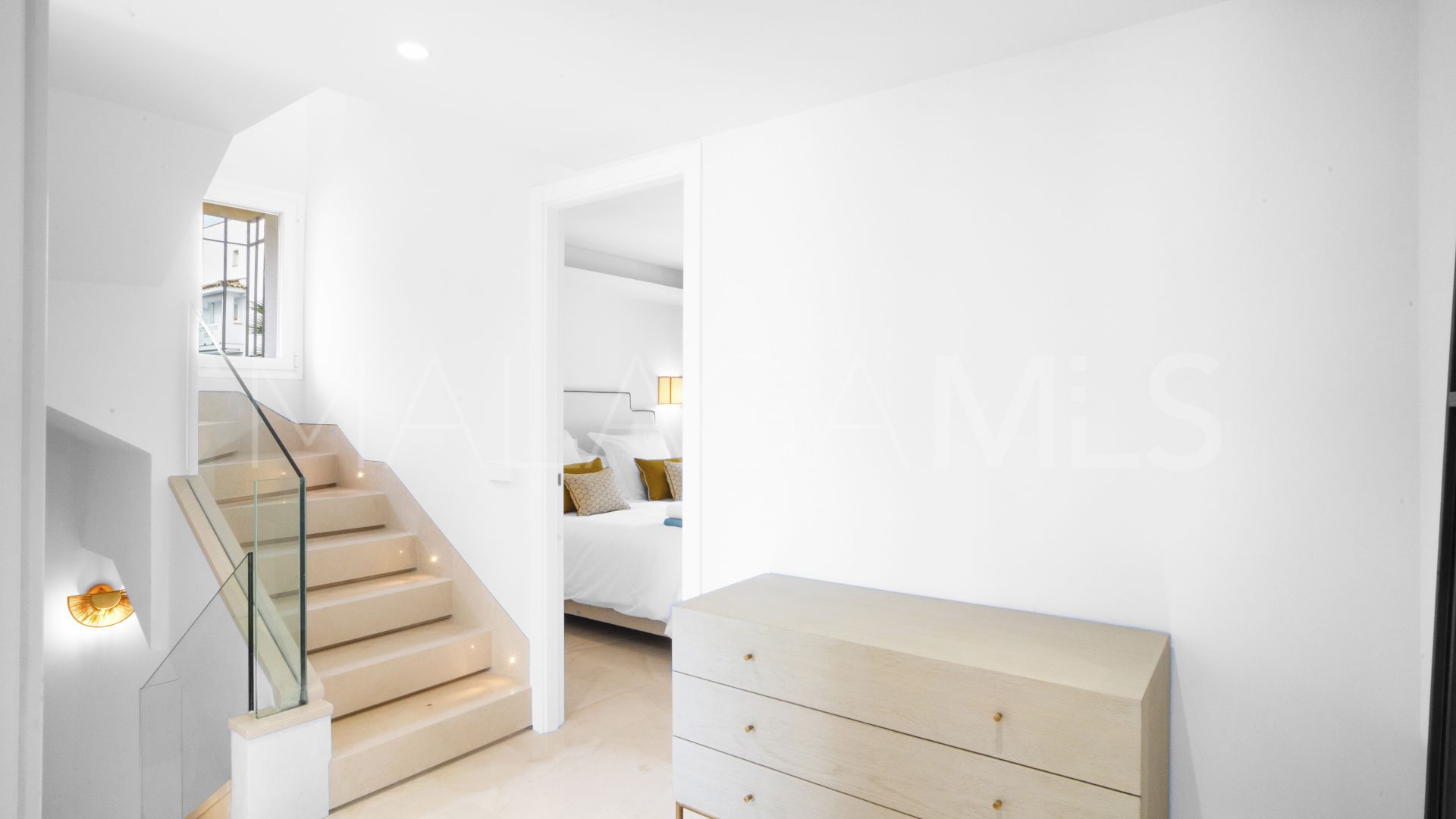 Parhus for sale in Marbellamar