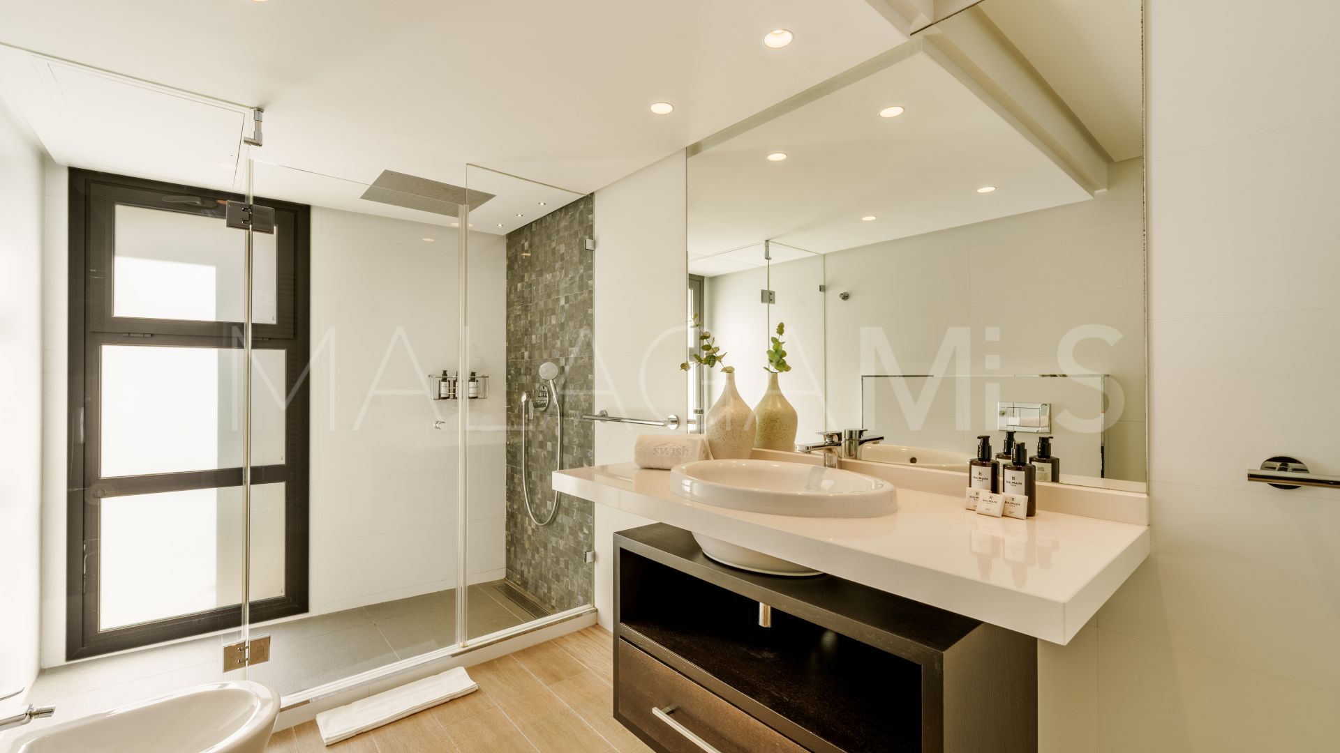 Buy villa in La Cerquilla with 5 bedrooms