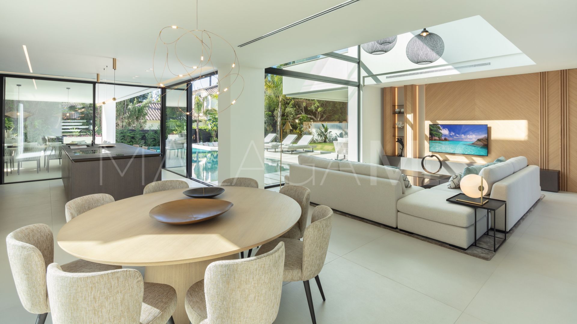 For sale Las Brisas villa with 5 bedrooms