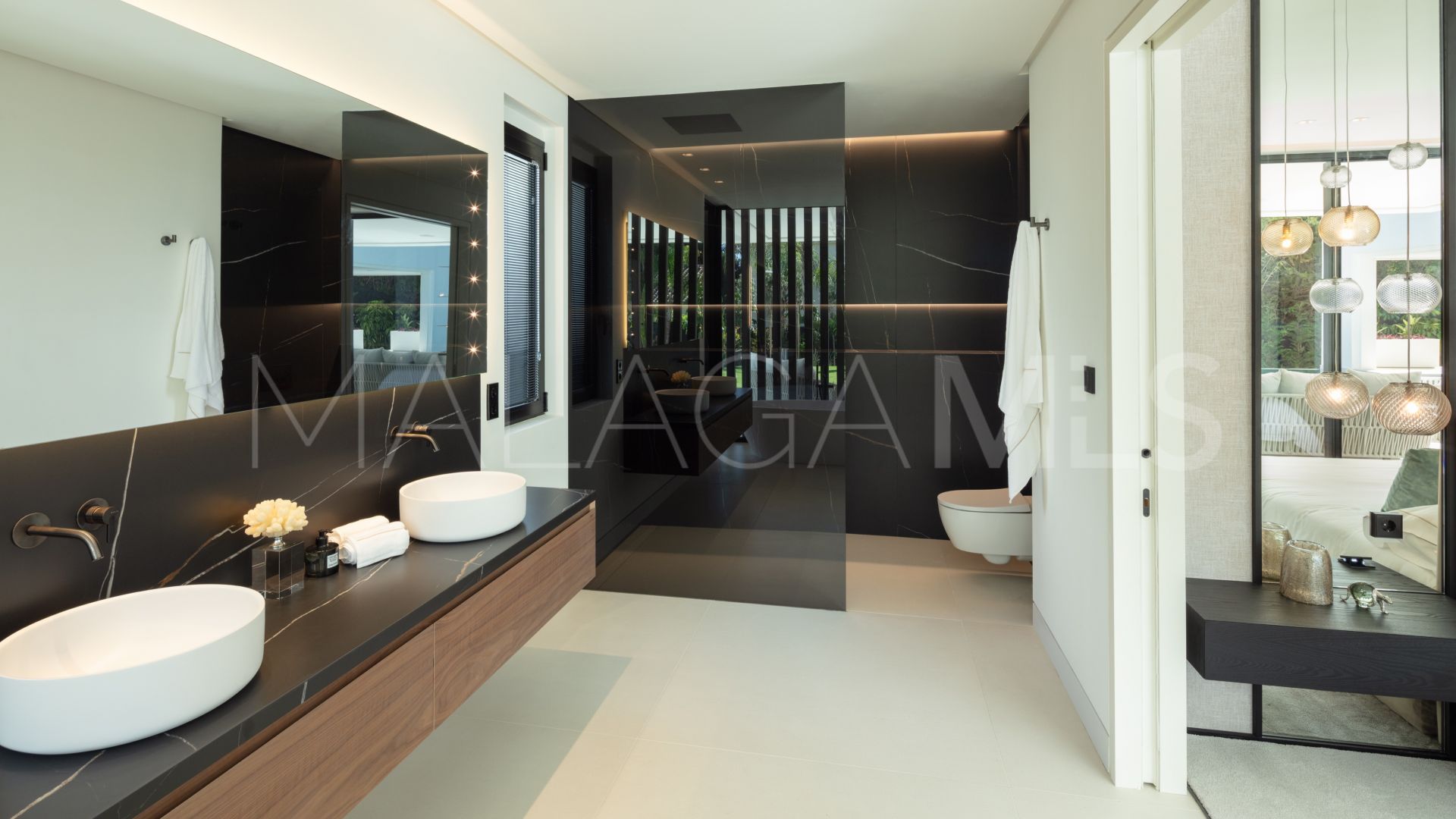 For sale Las Brisas villa with 5 bedrooms