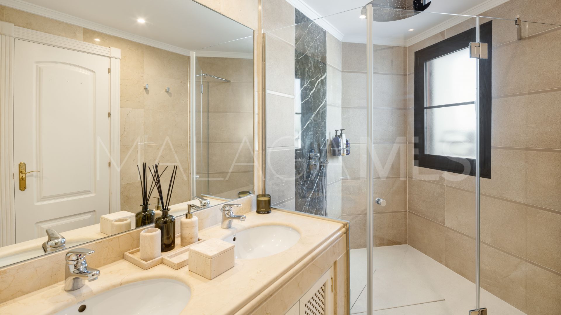 Villa for sale in El Herrojo