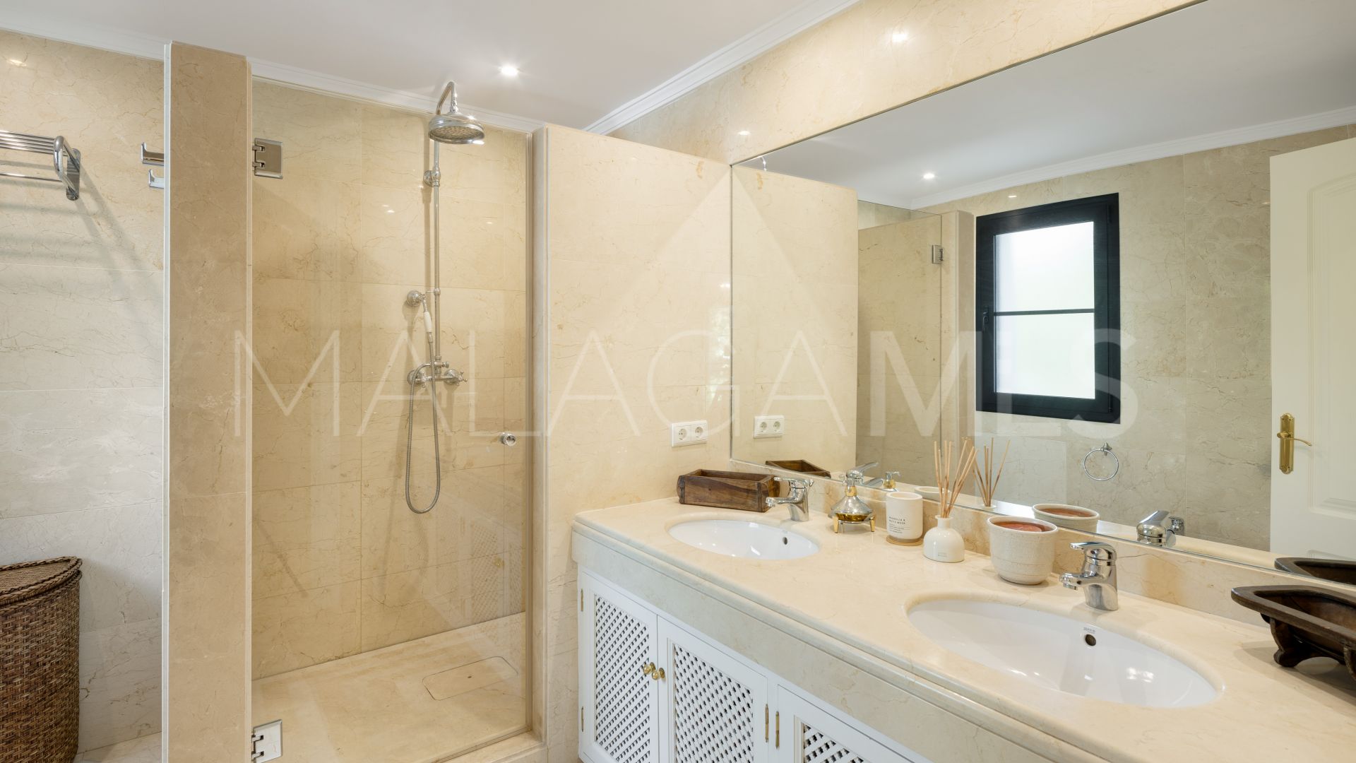 Villa for sale in El Herrojo