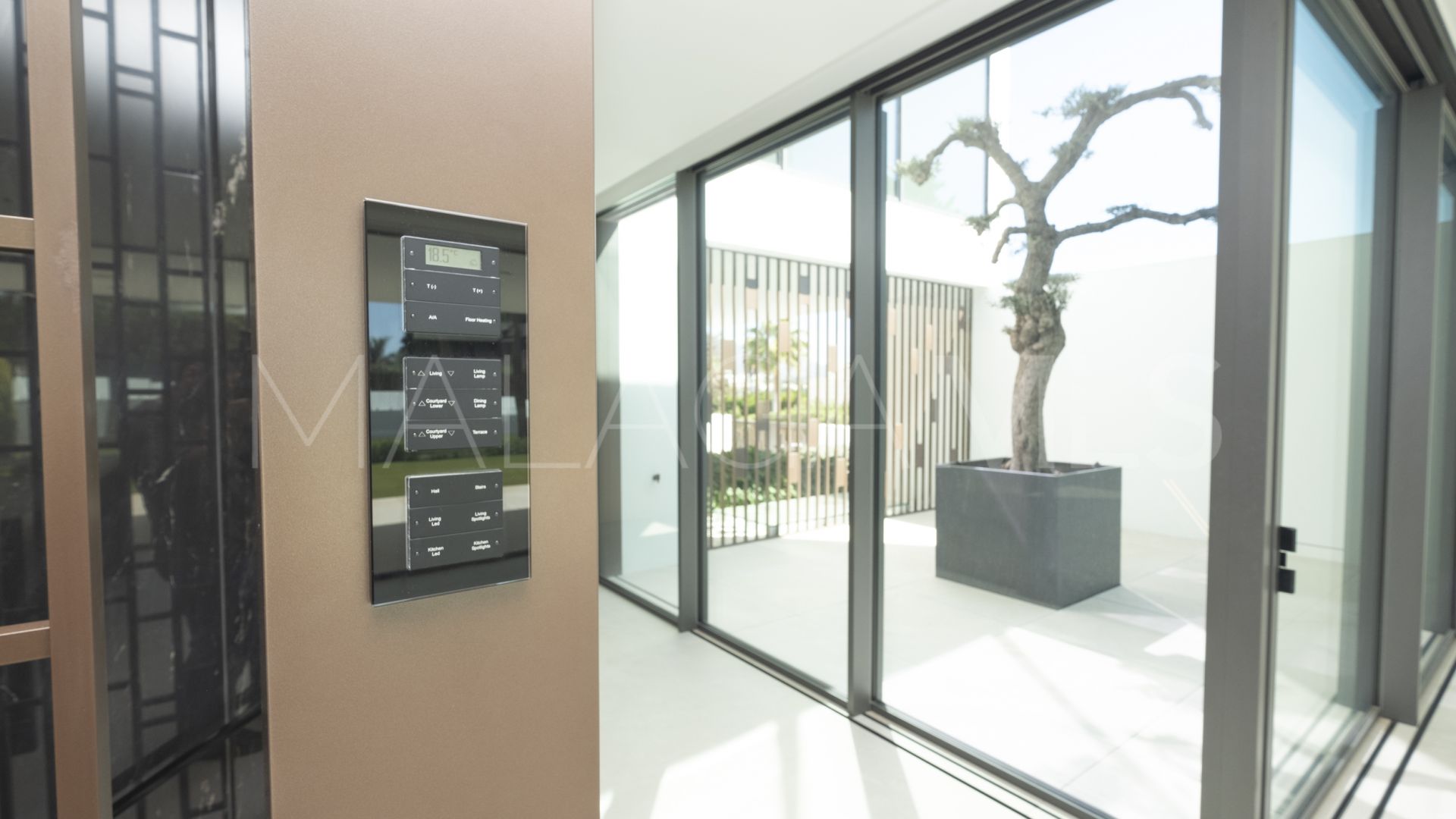 3 bedrooms semi detached villa in Nueva Andalucia for sale