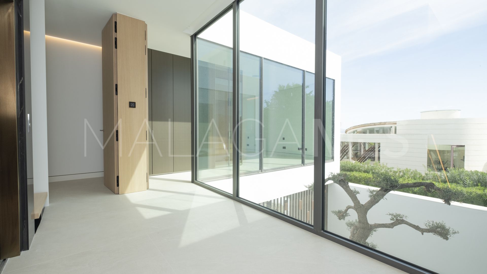 3 bedrooms semi detached villa in Nueva Andalucia for sale