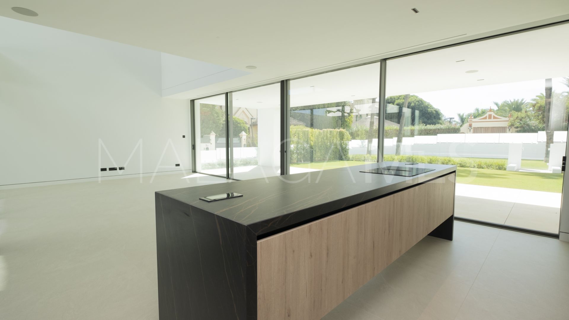 3 bedrooms semi detached villa in Nueva Andalucia for sale