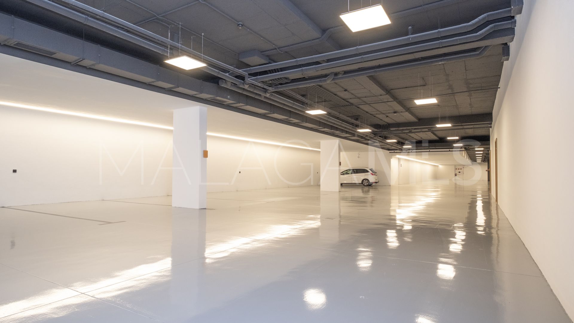 3 bedrooms semi detached villa in Nueva Andalucia for sale