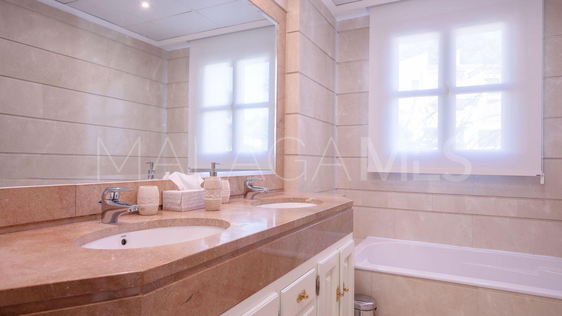 Los Arqueros, villa for sale