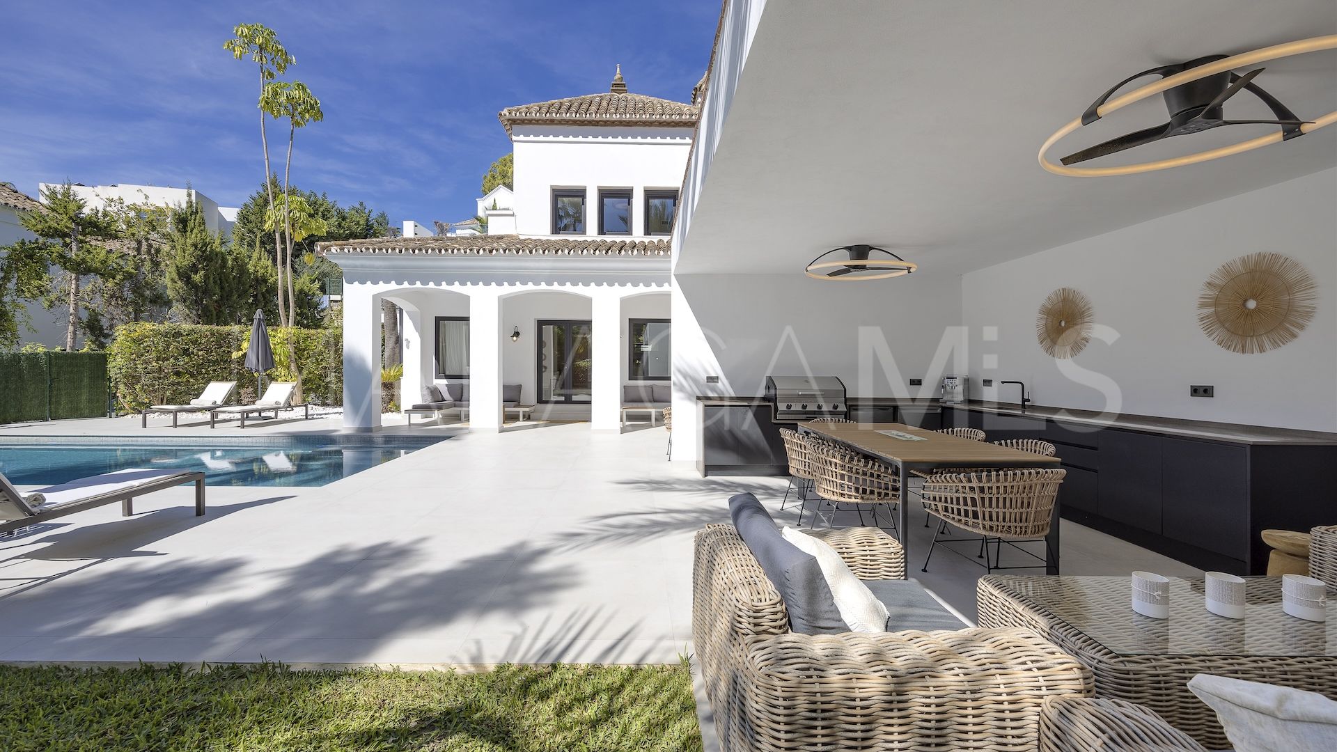 Villa for sale in Paraiso Alto