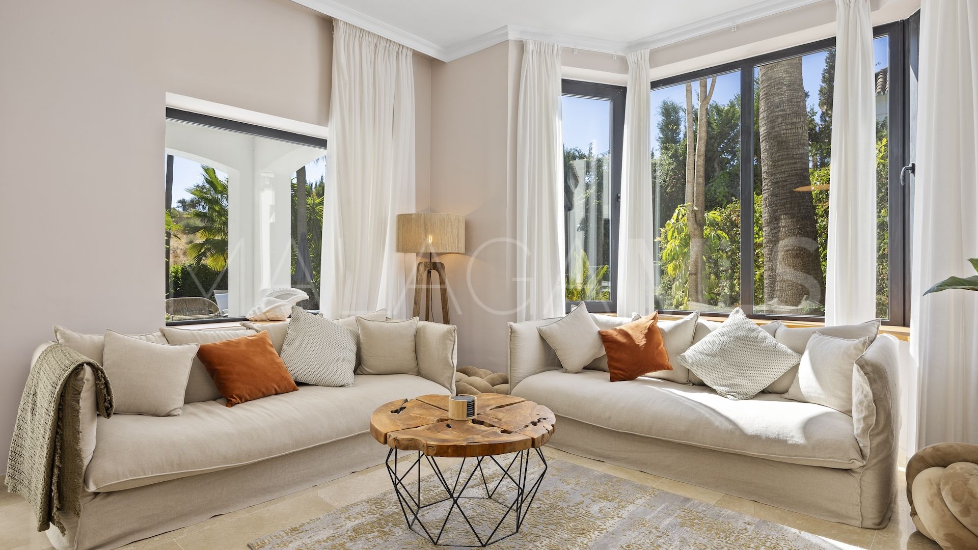 Villa for sale in Paraiso Alto